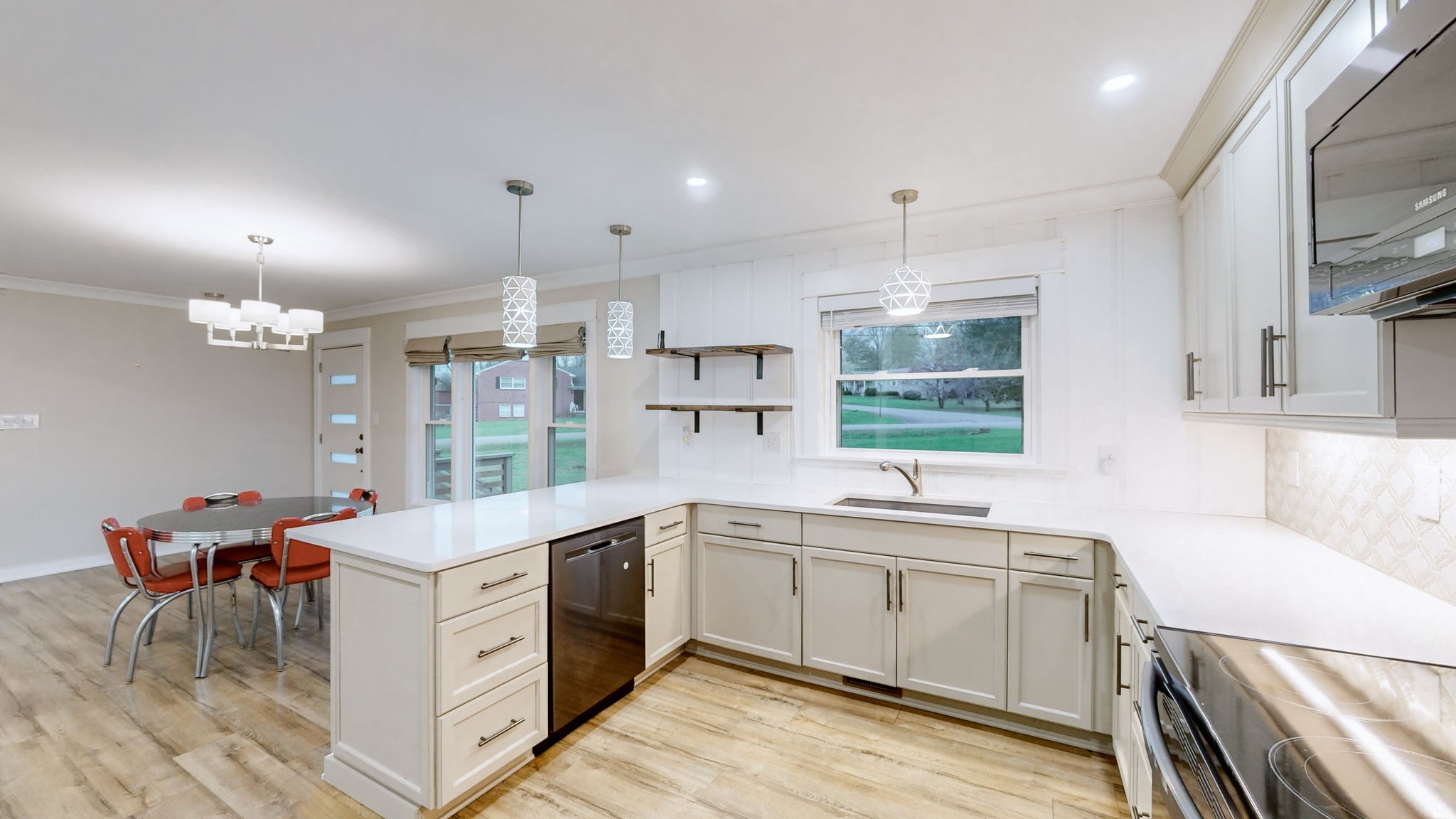 709 Scenic Dr