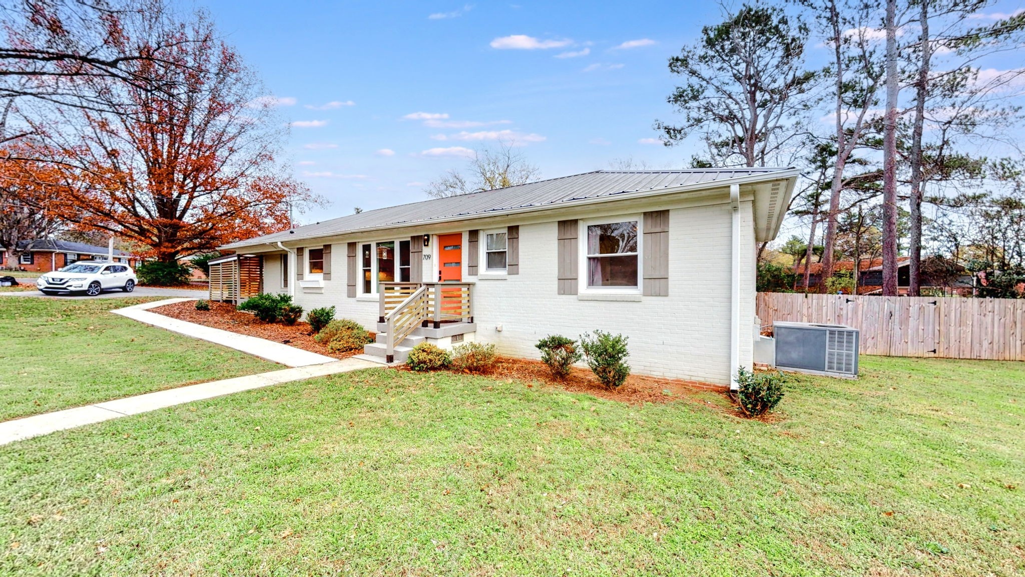 709 Scenic Dr
