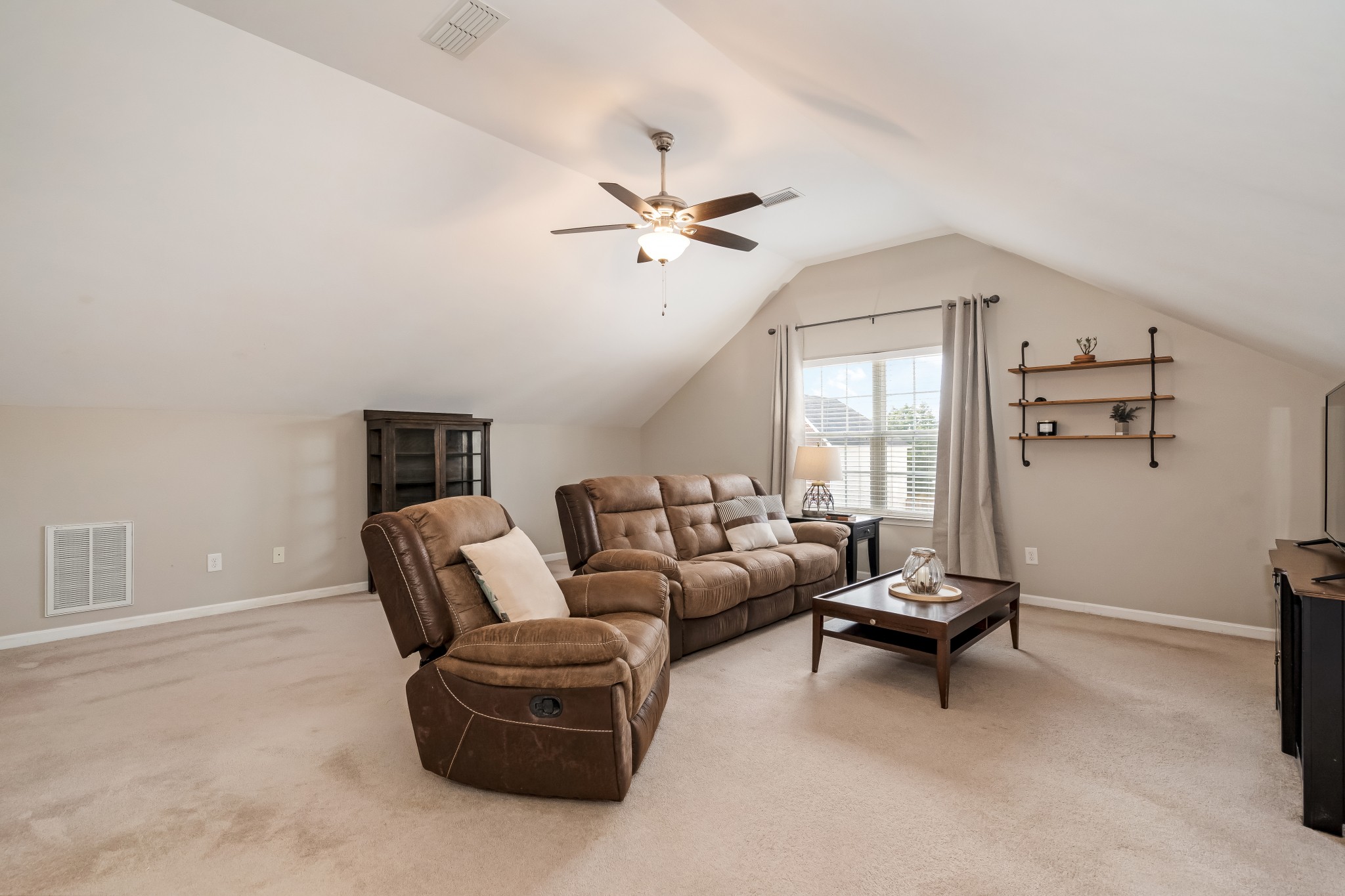 4041 Locerbie Cir