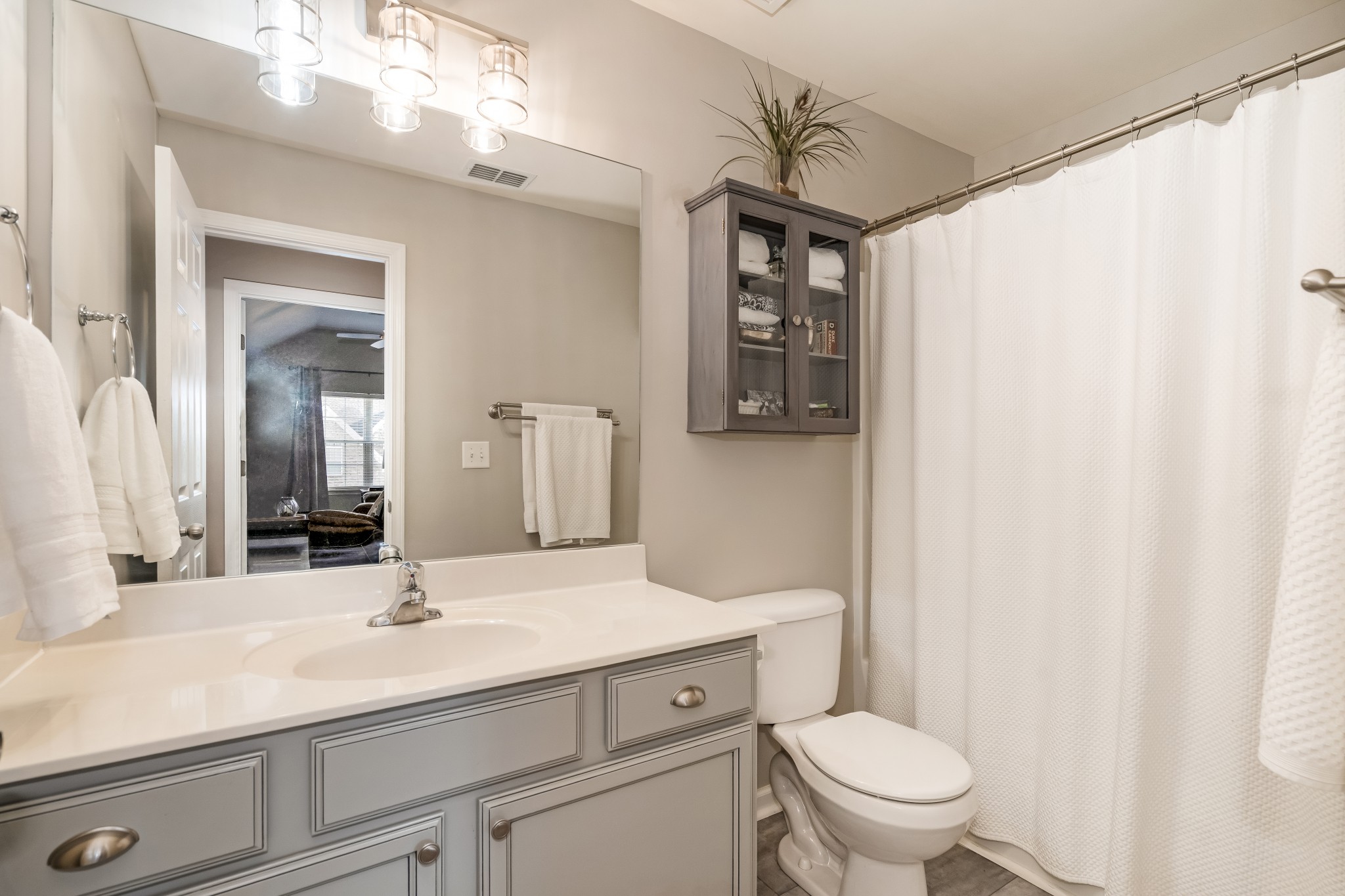 4041 Locerbie Cir