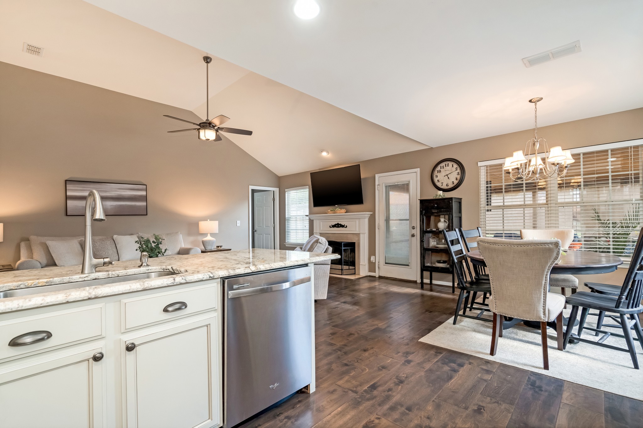 4041 Locerbie Cir