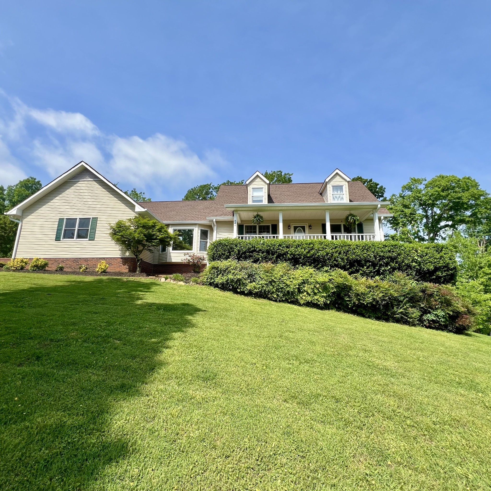 844 Hickory Ridge Trl