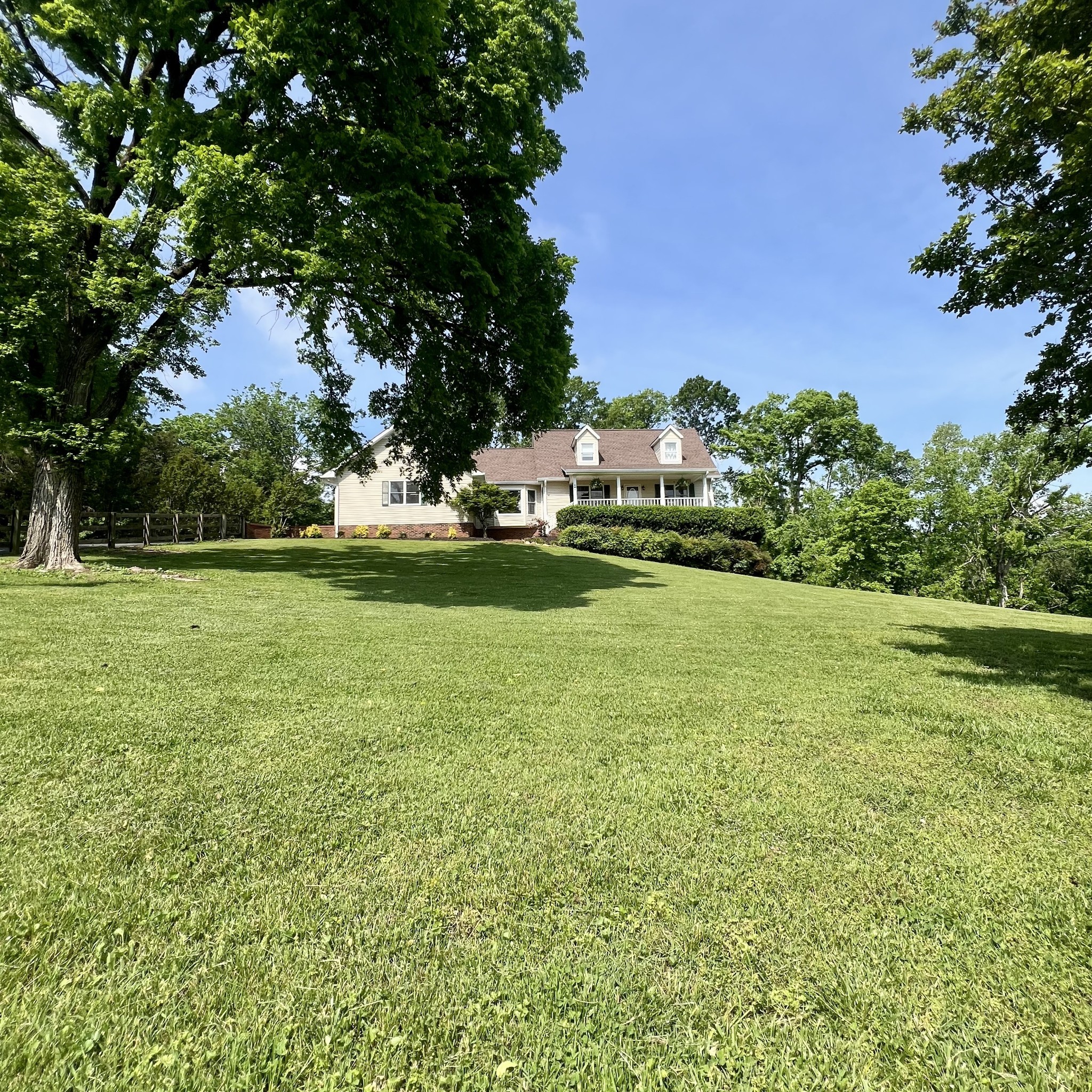 844 Hickory Ridge Trl