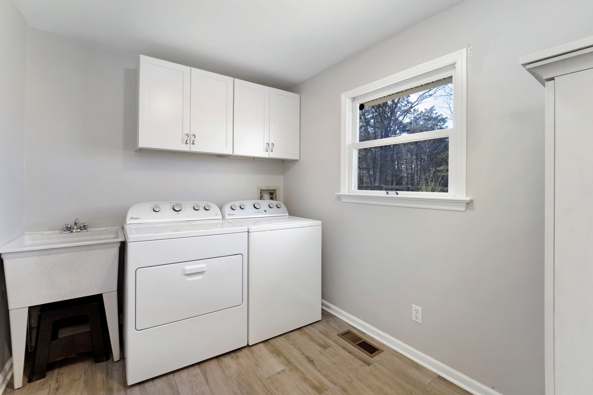 844 Hickory Ridge Trl