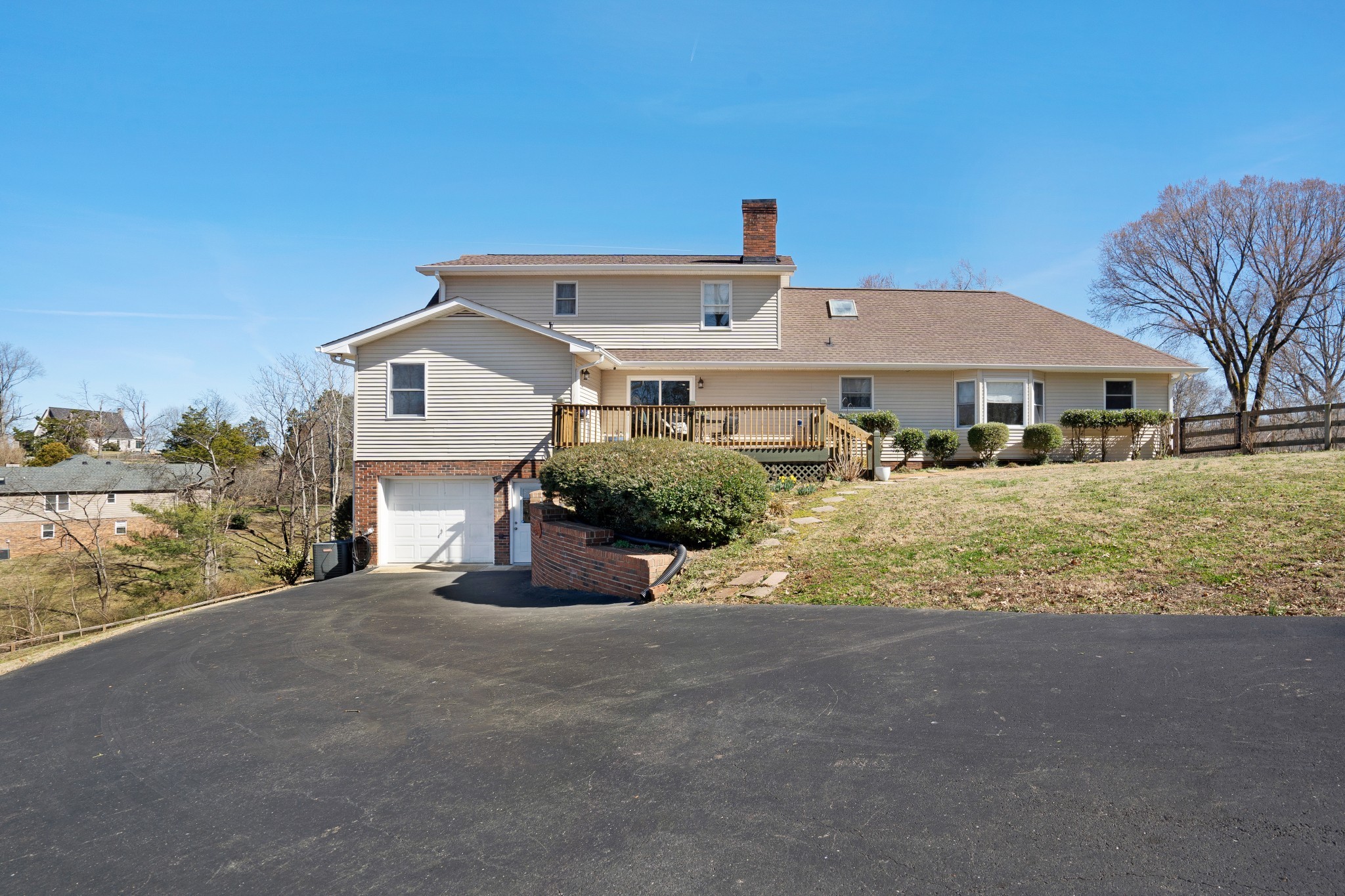 844 Hickory Ridge Trl