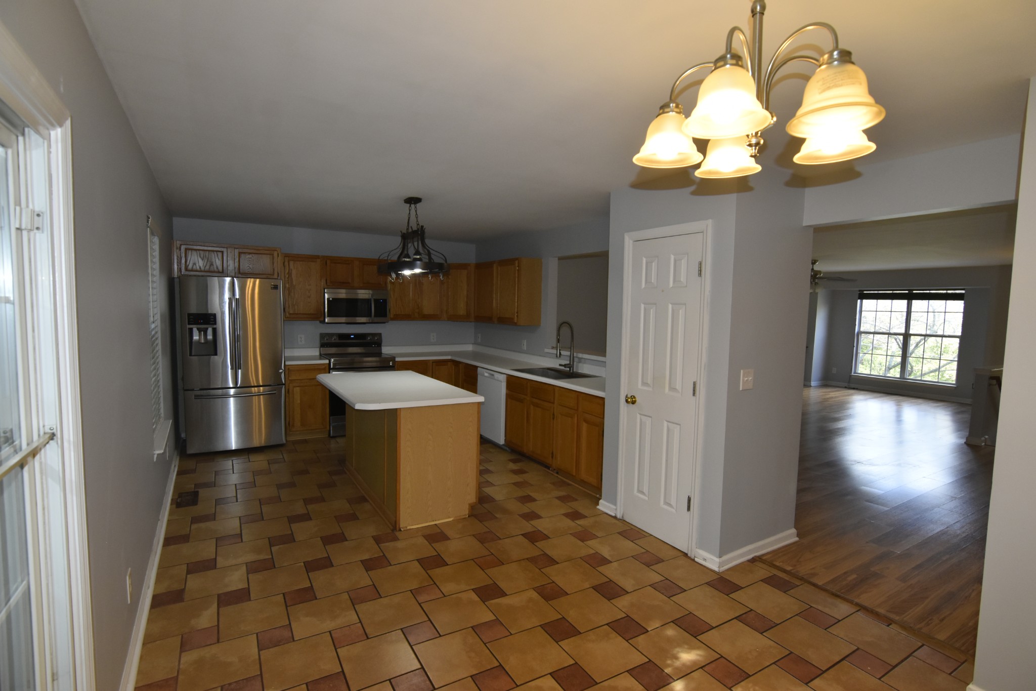 515 Huntington Ridge Dr