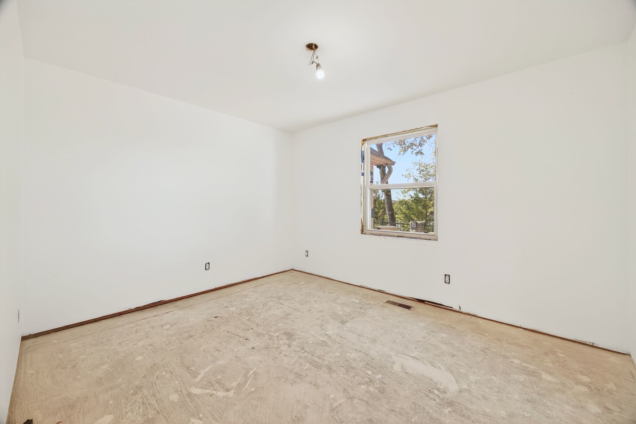 1295 Covenant Cove Ln