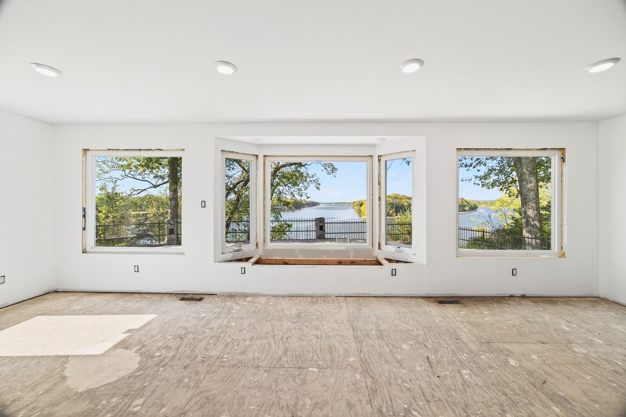 1295 Covenant Cove Ln