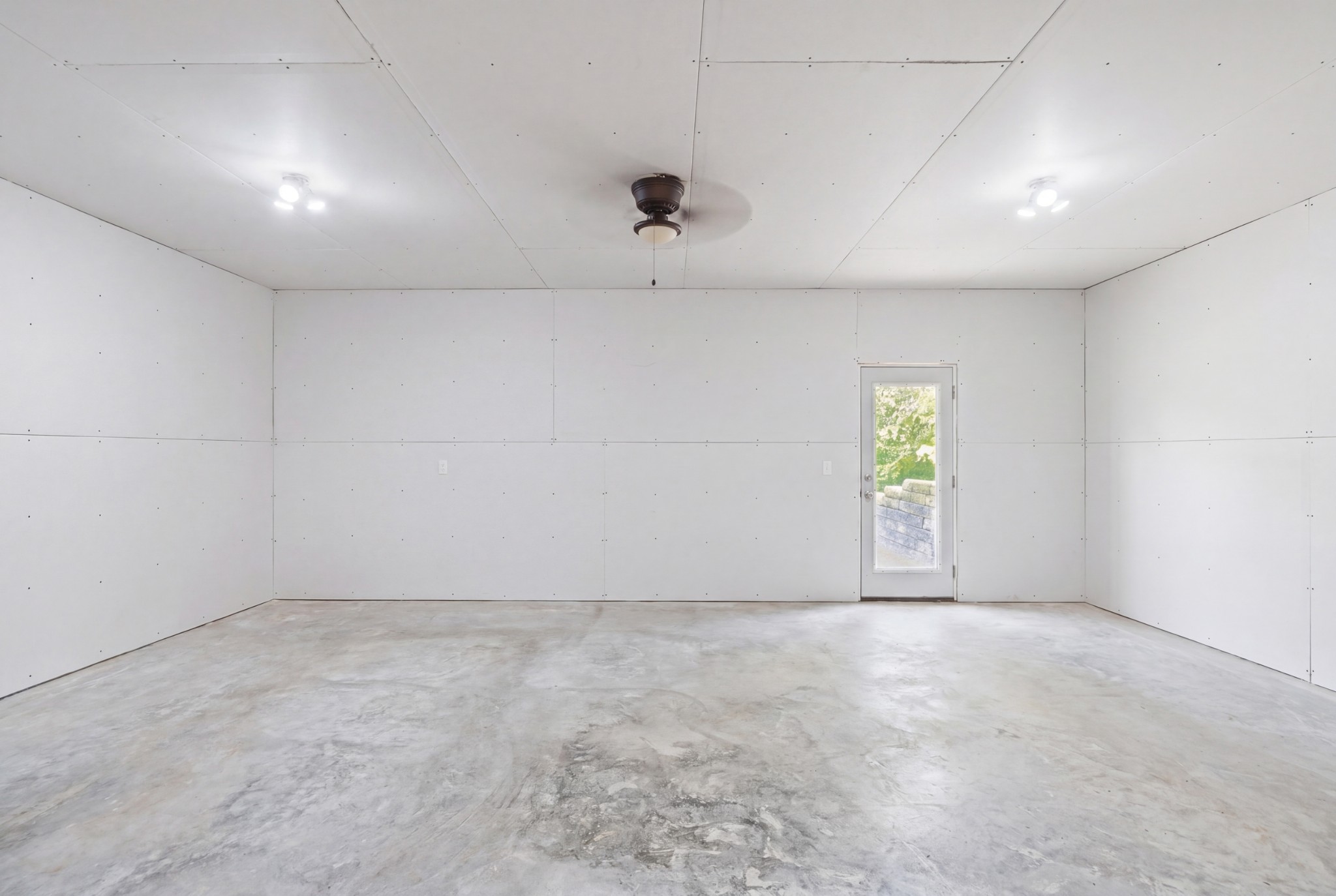 7005 Belmont Dr
