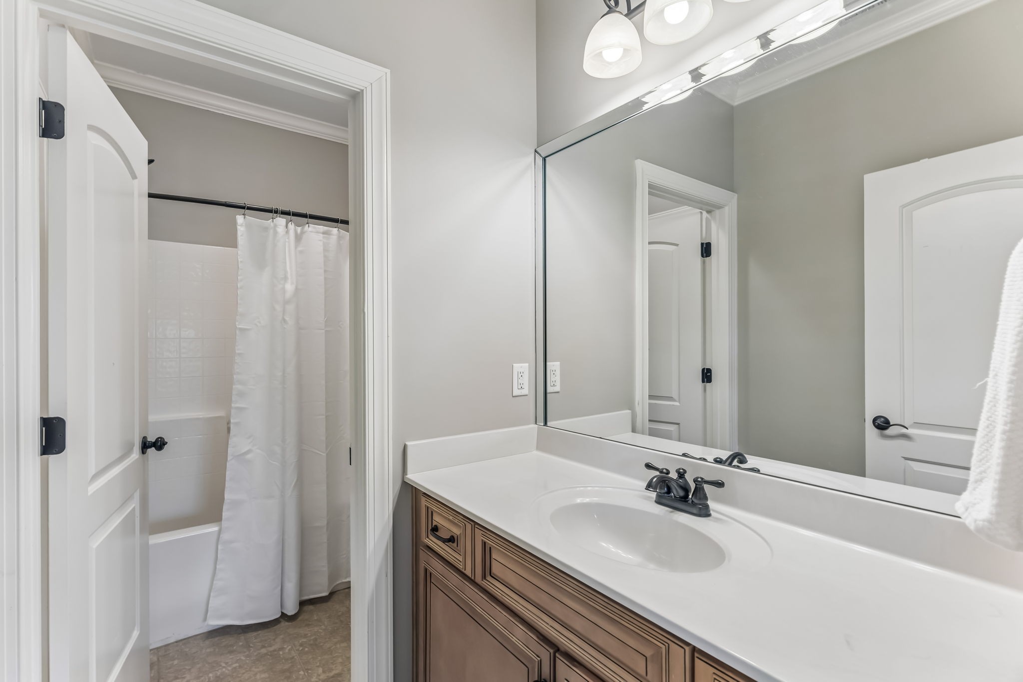 1039 Alice Springs Cir