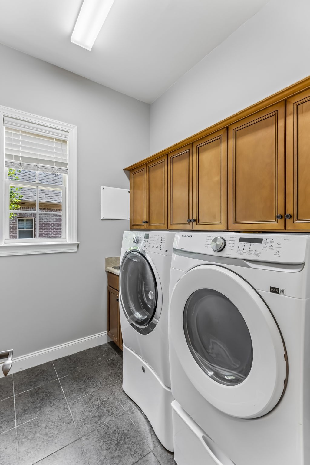 1039 Alice Springs Cir