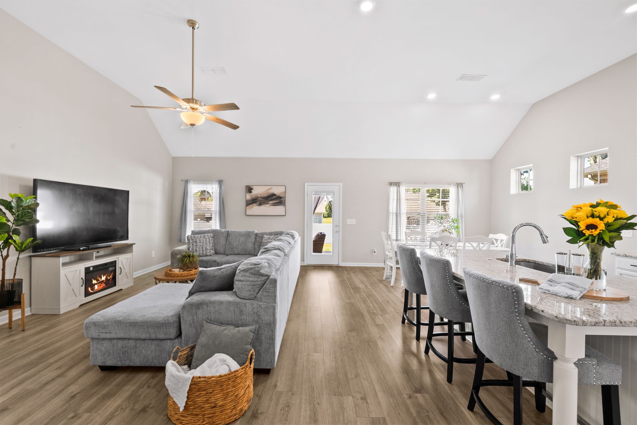 262 Thorpe Dr
