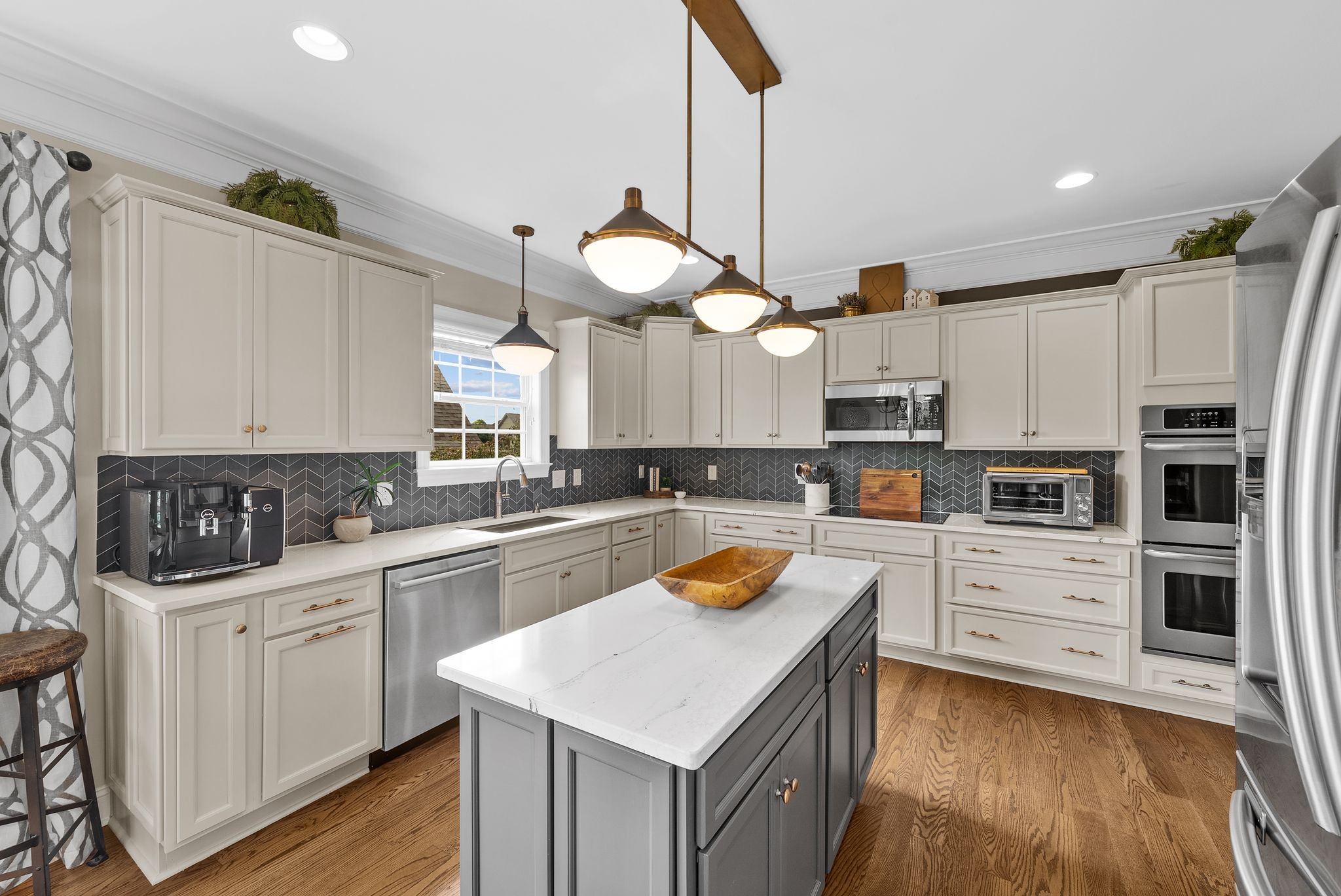 3080 Sakari Cir