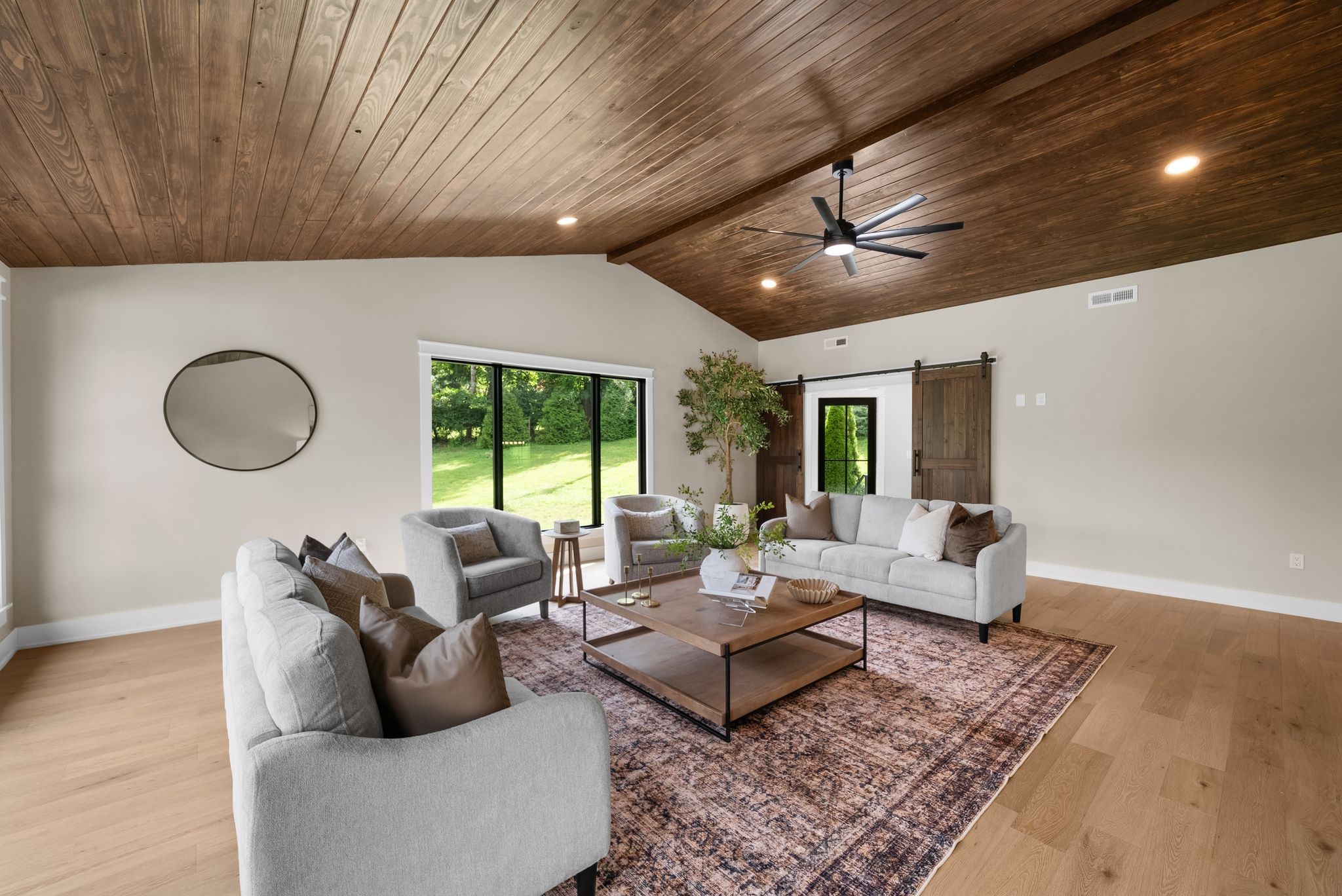 1235 Carl Seyfert Memorial Dr