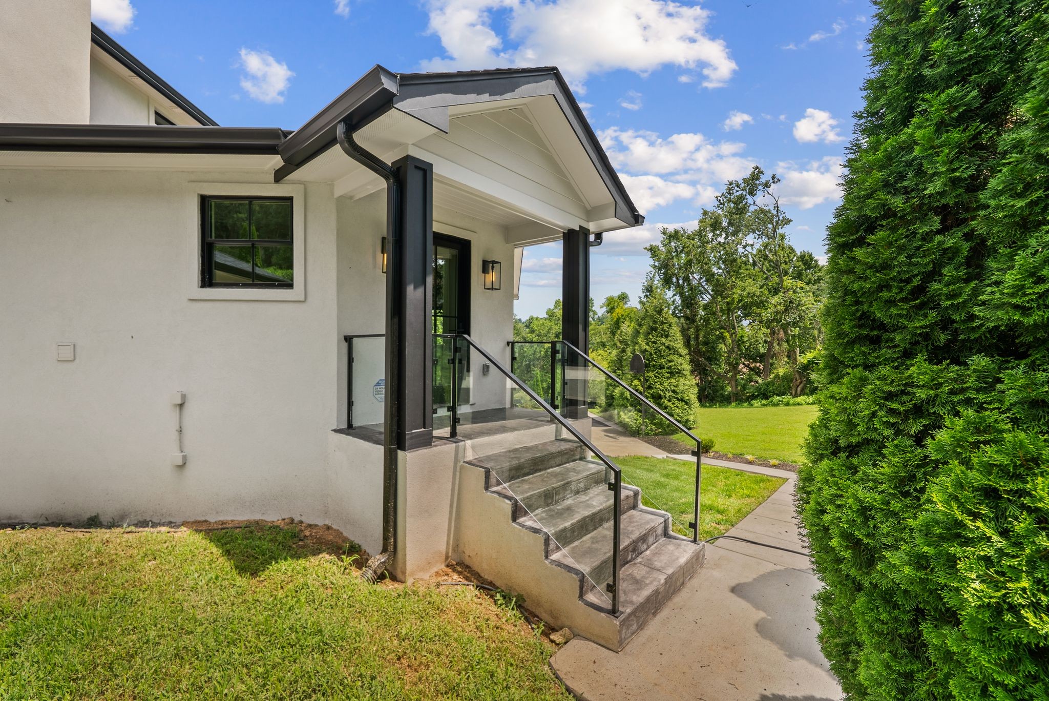 1235 Carl Seyfert Memorial Dr