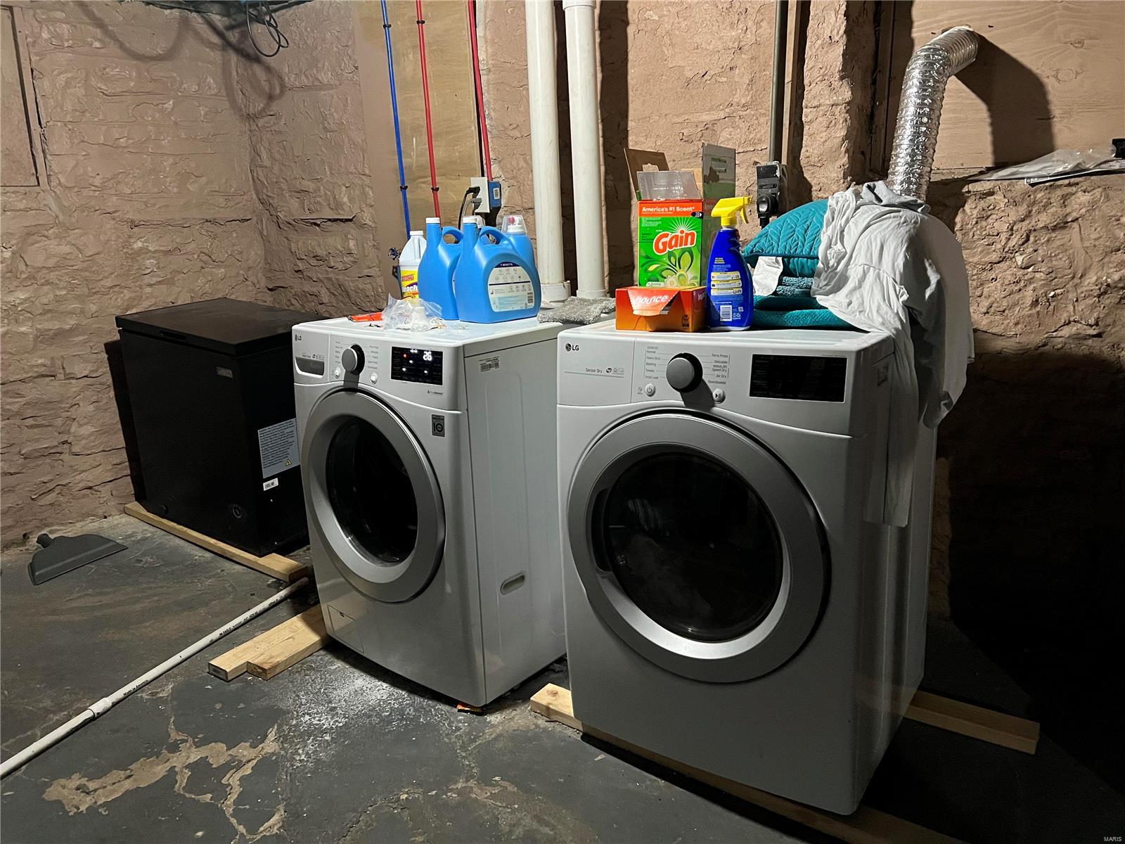 4527 Varrelmann Avenue