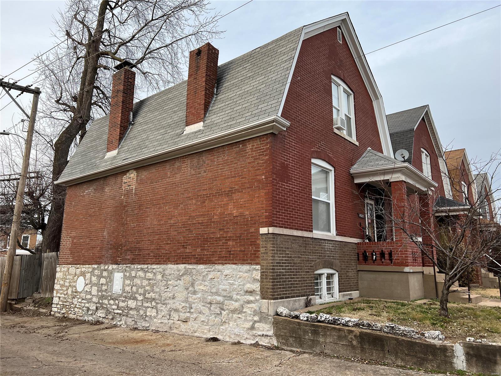 4527 Varrelmann Avenue