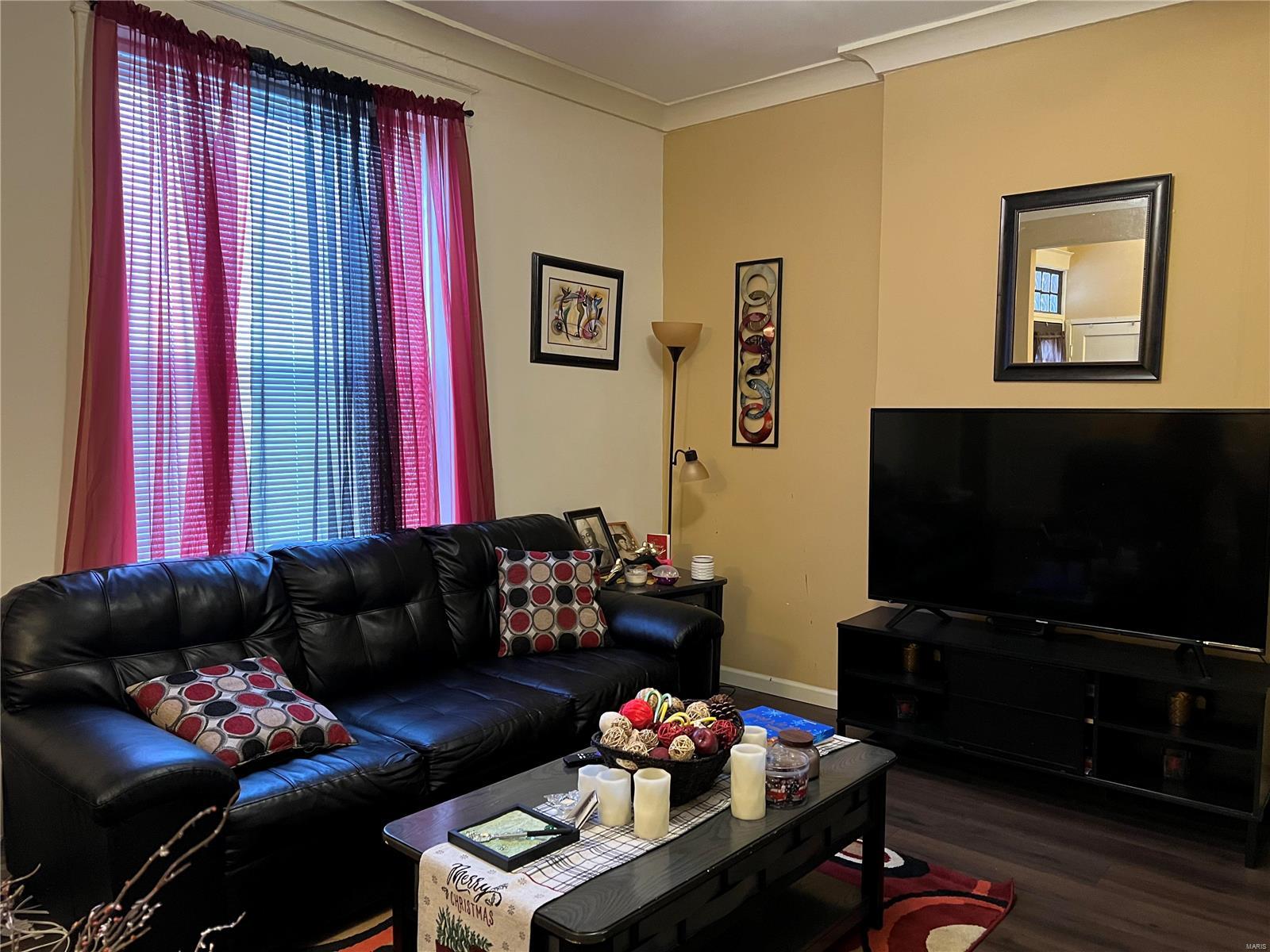 4527 Varrelmann Avenue