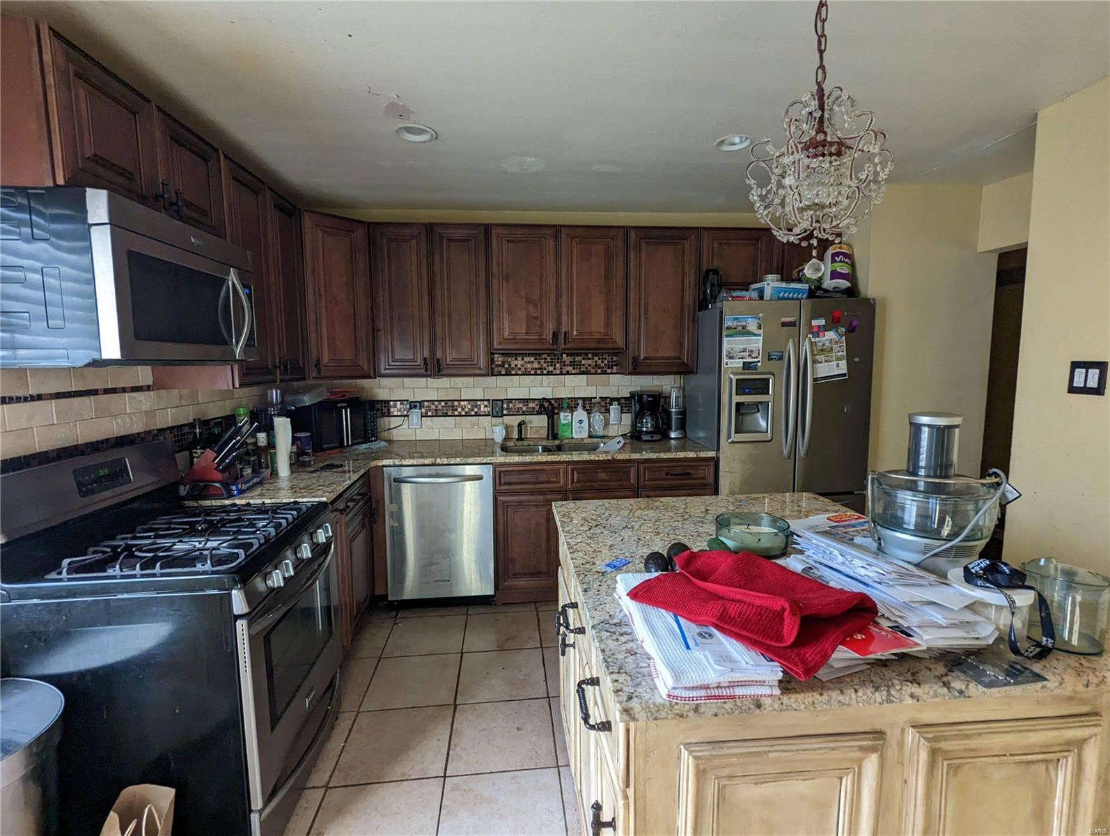 8412 Bridle Spur Drive