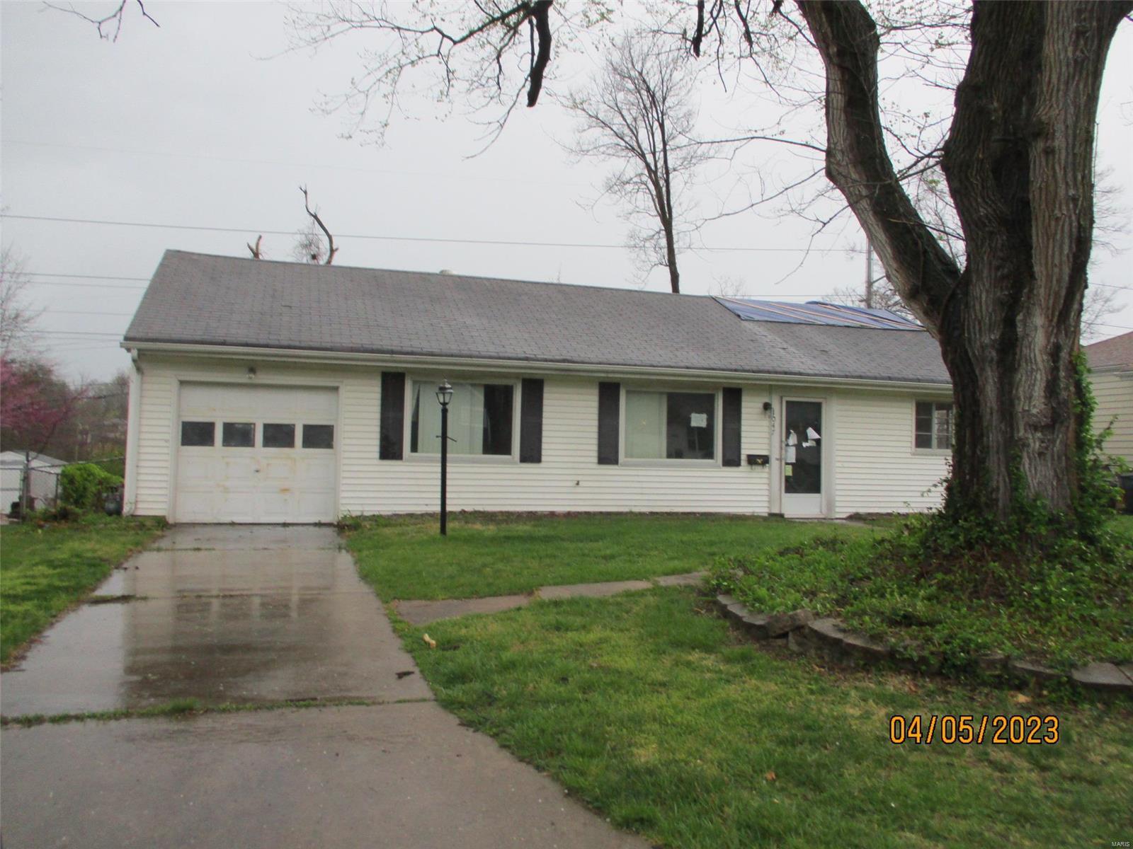 1047 Westglen Drive