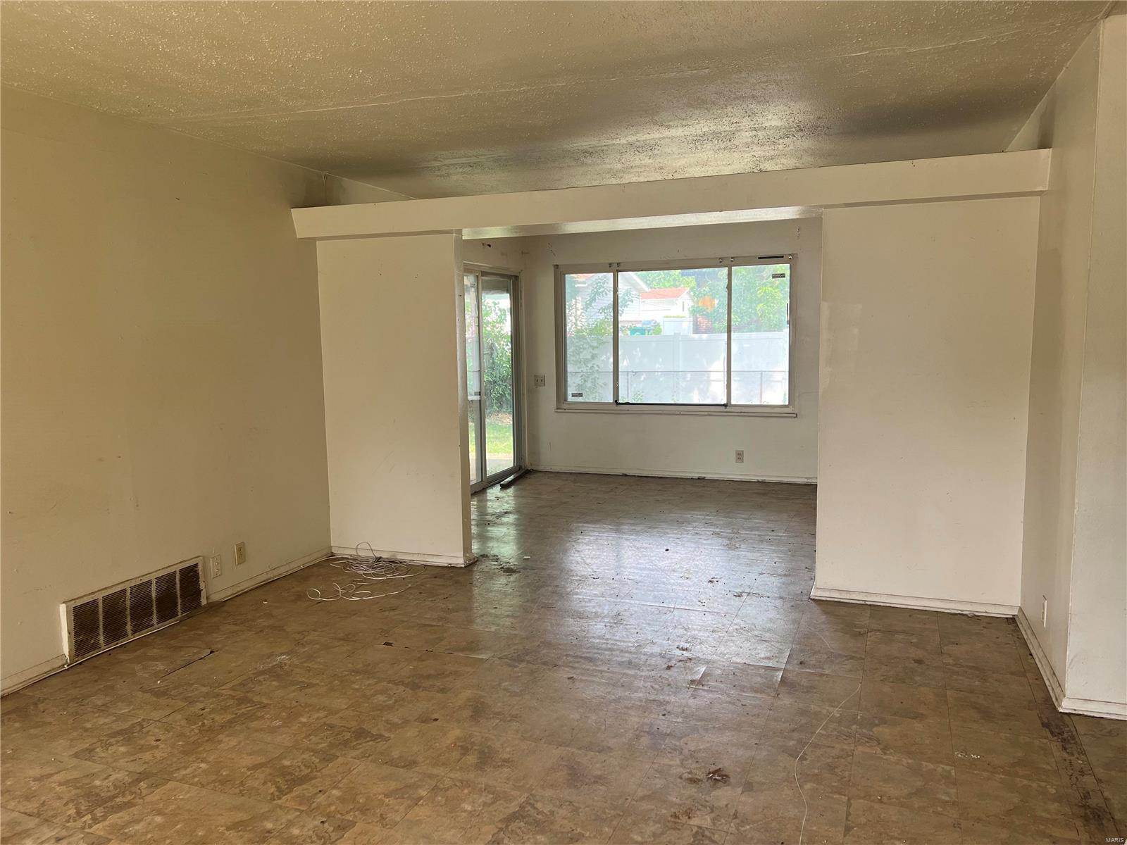 10126 Edgefield Drive