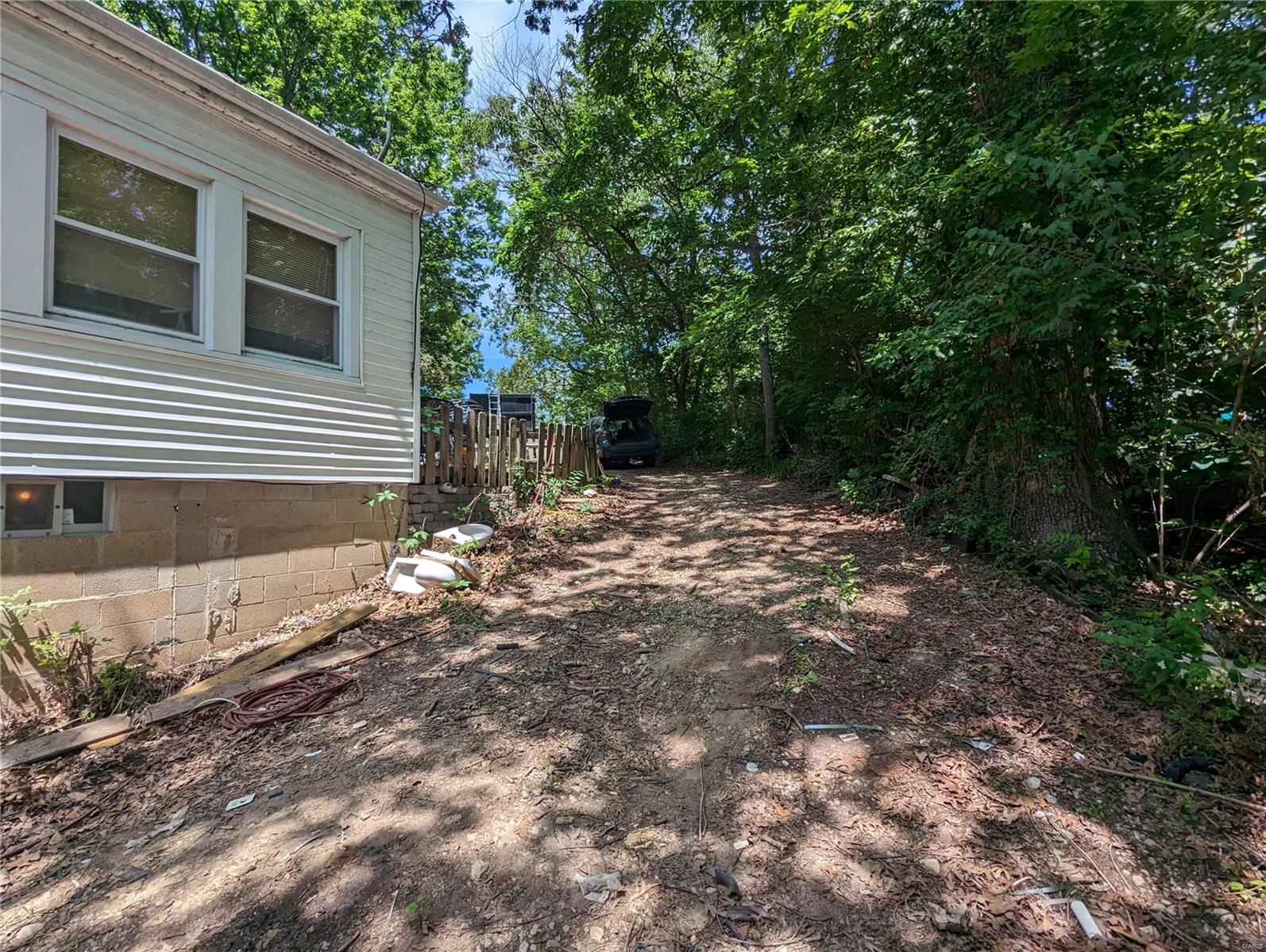 5745 Montebello Road