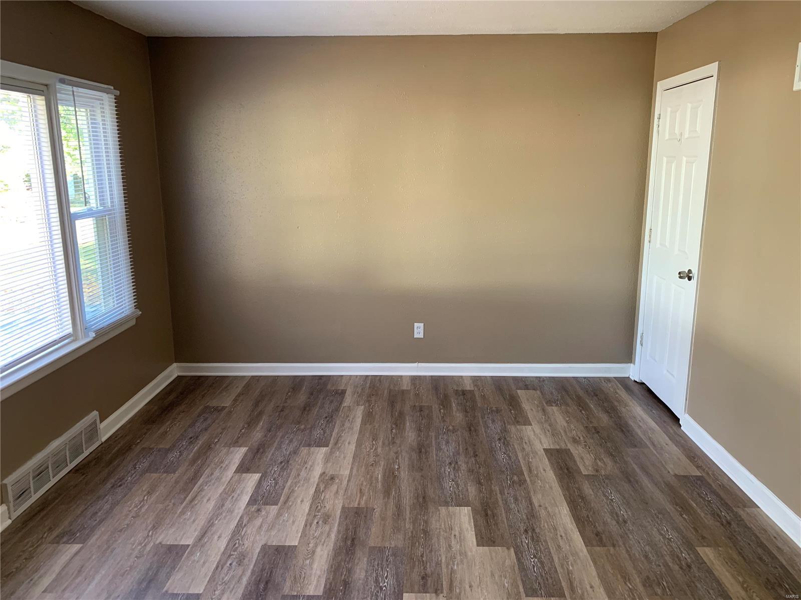 1430 Broadlawns Lane