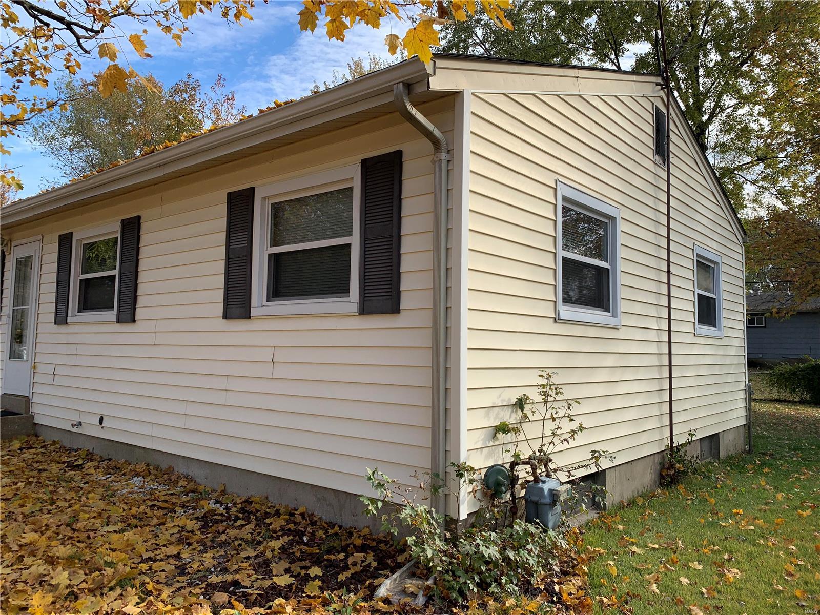 1430 Broadlawns Lane