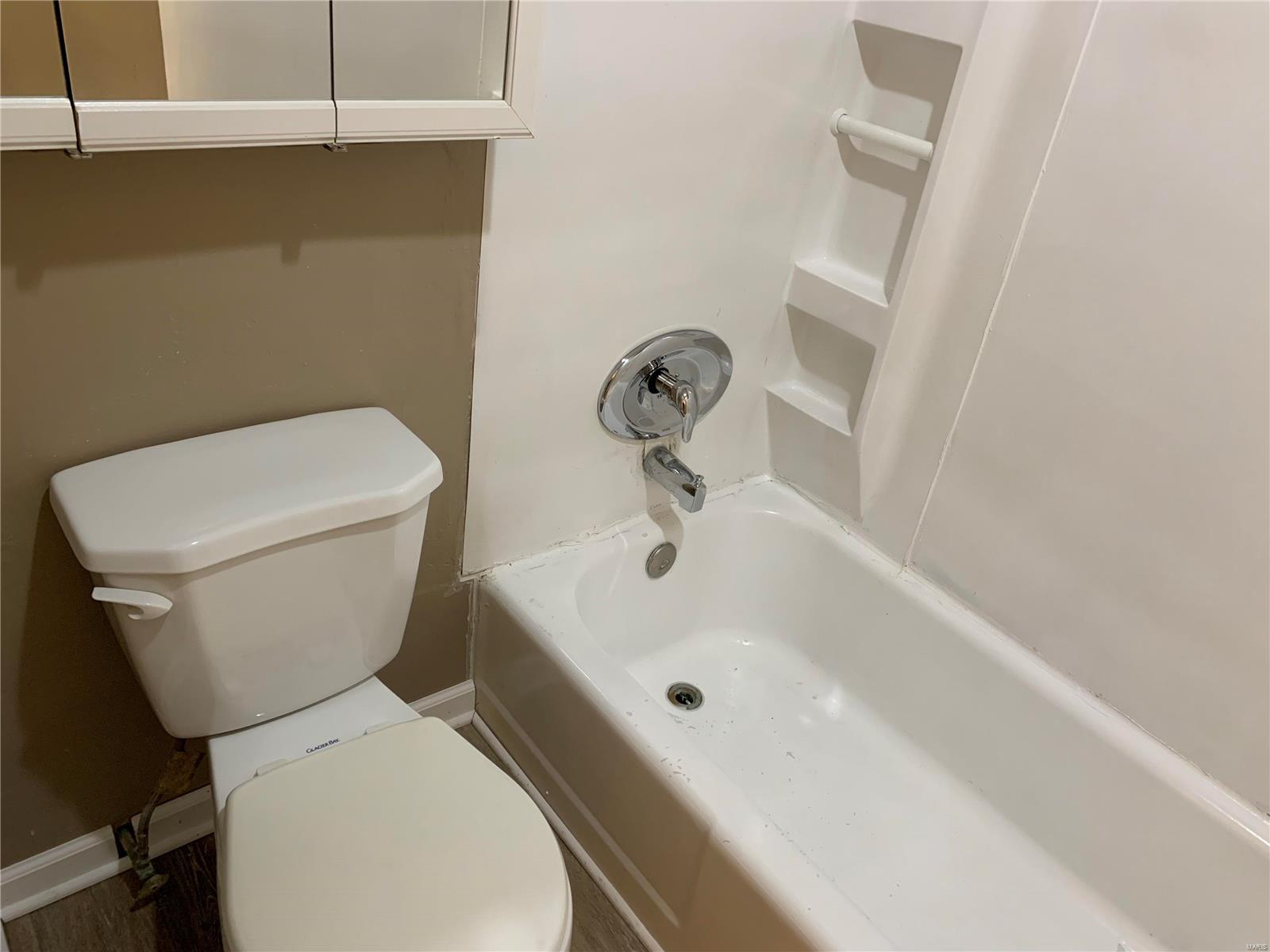 1430 Broadlawns Lane