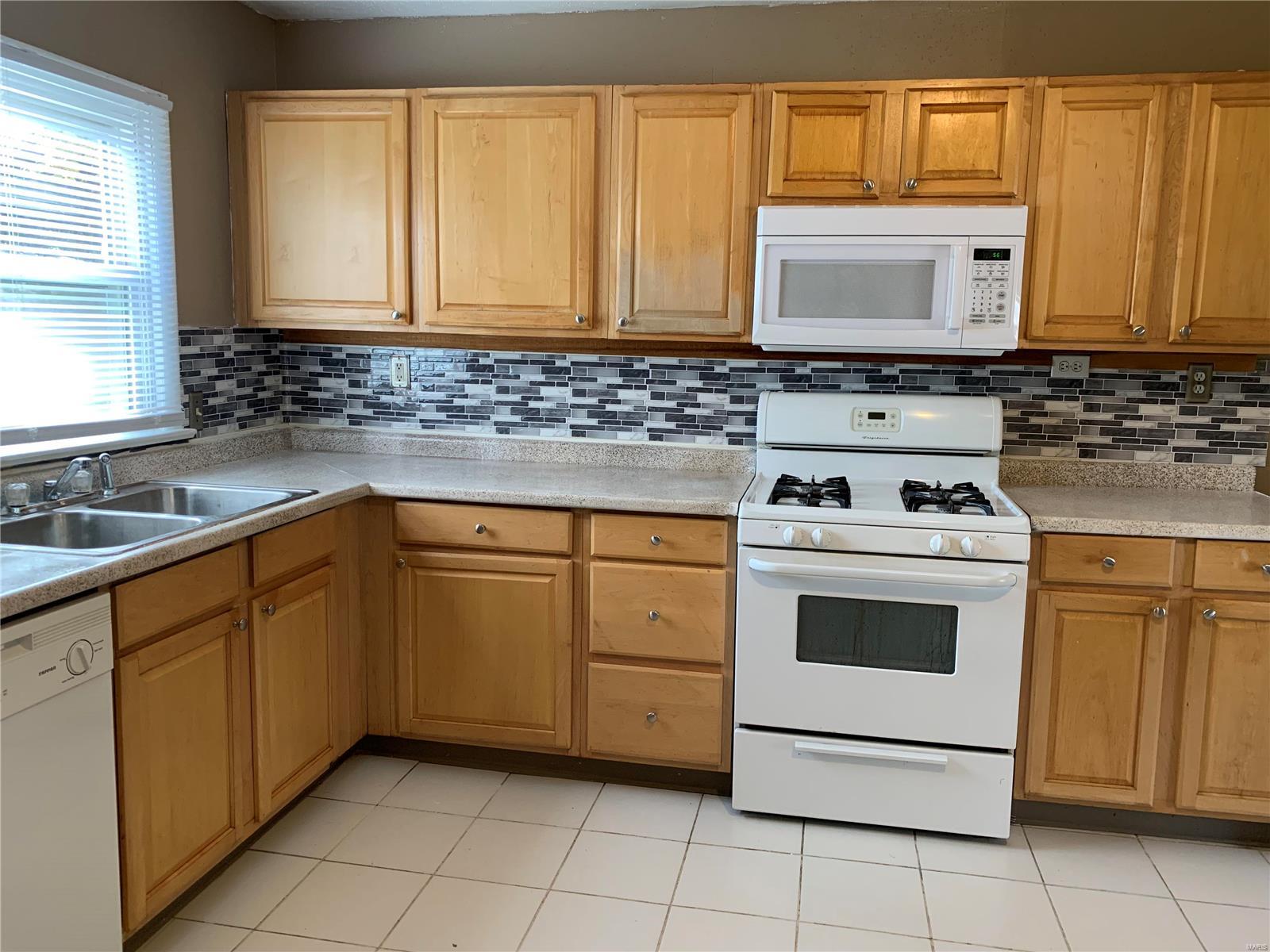 1430 Broadlawns Lane