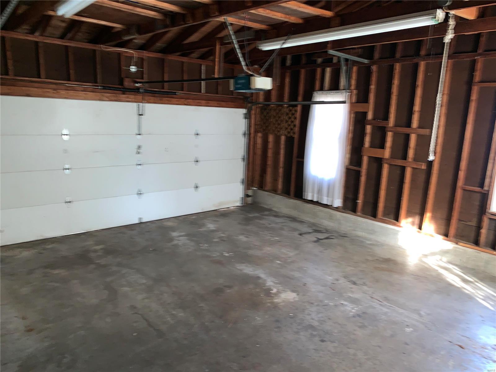 1430 Broadlawns Lane