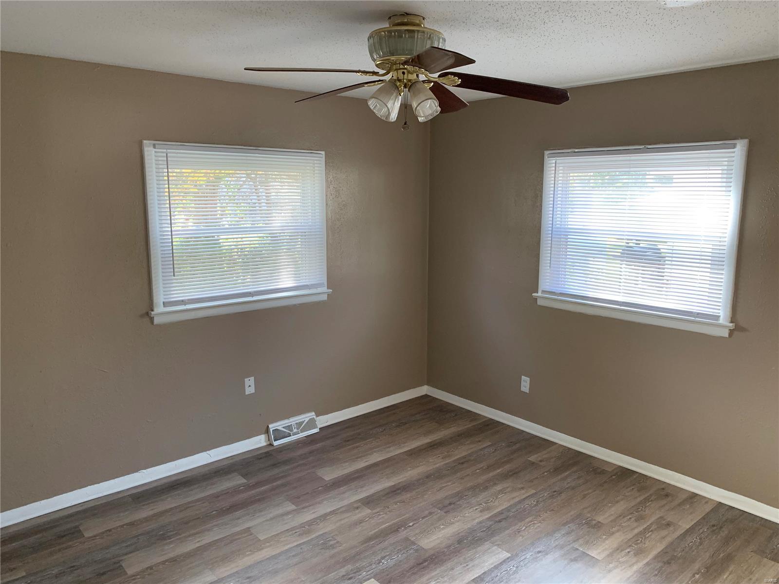 1430 Broadlawns Lane