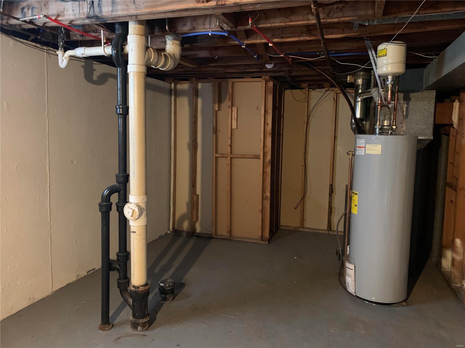 1430 Broadlawns Lane