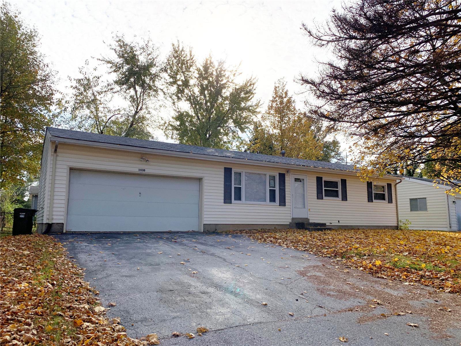 1430 Broadlawns Lane