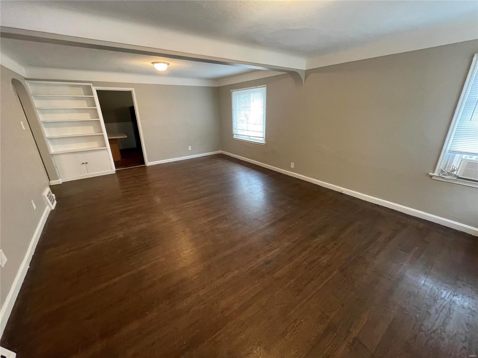 6937 Glenmore Avenue