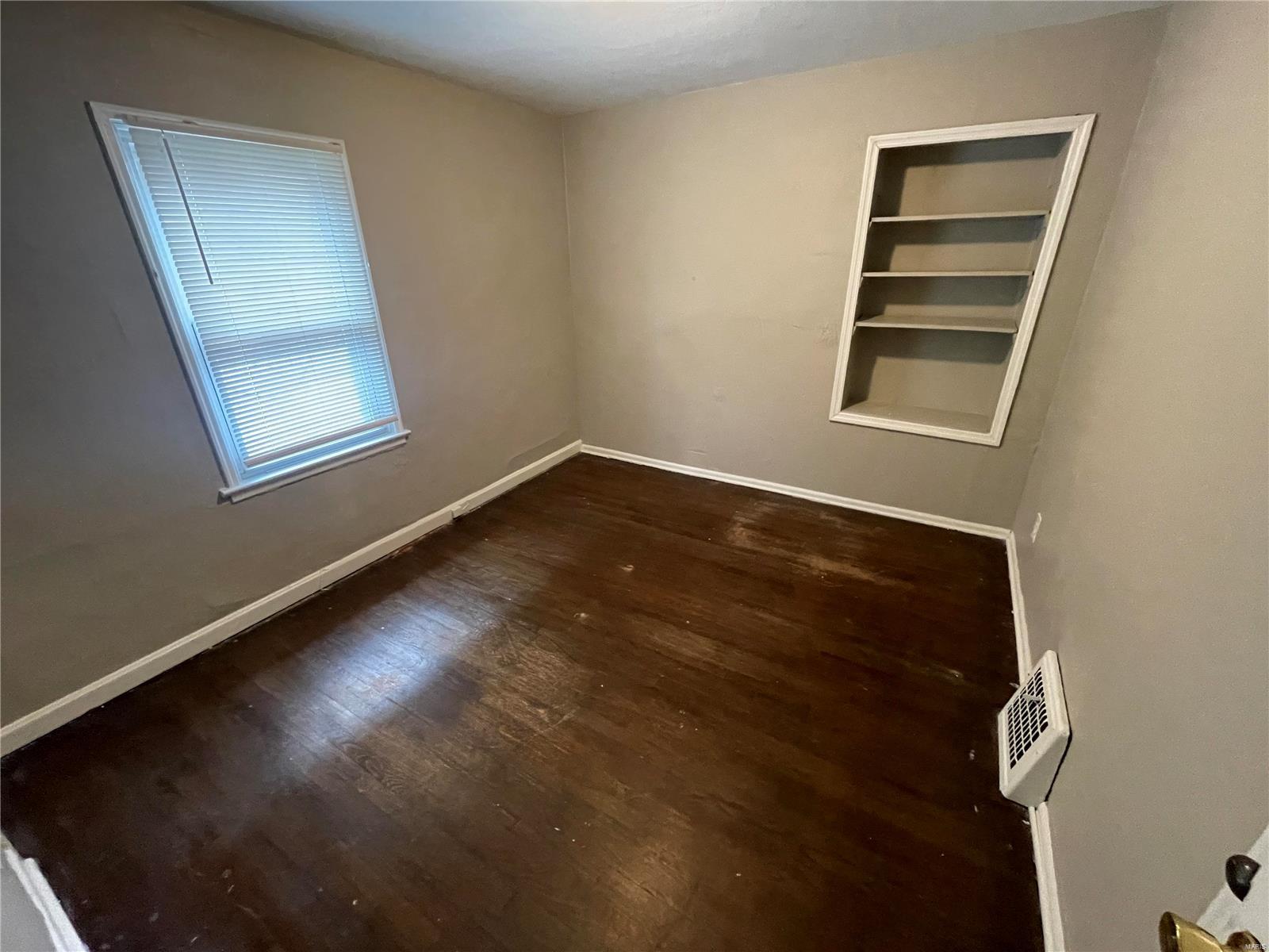 6937 Glenmore Avenue