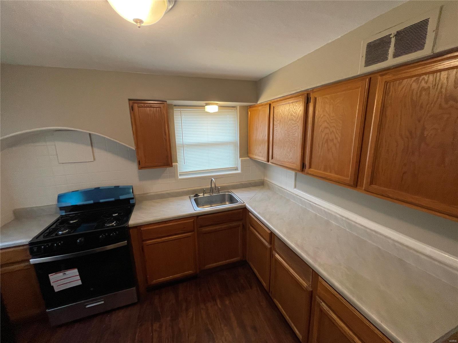 6937 Glenmore Avenue