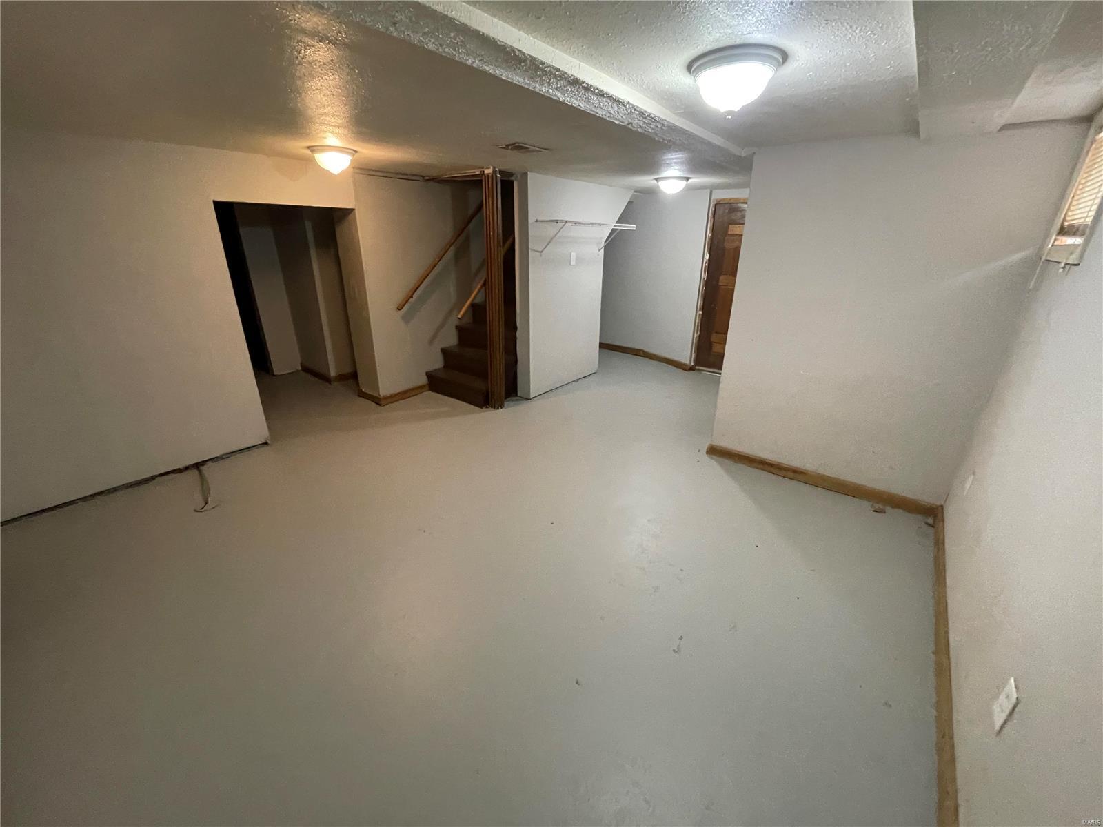 6937 Glenmore Avenue