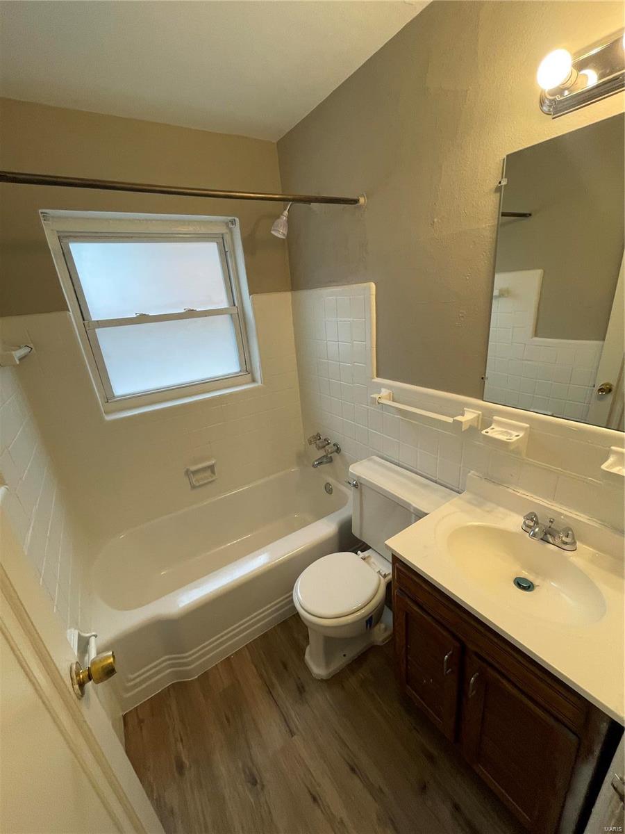 6937 Glenmore Avenue