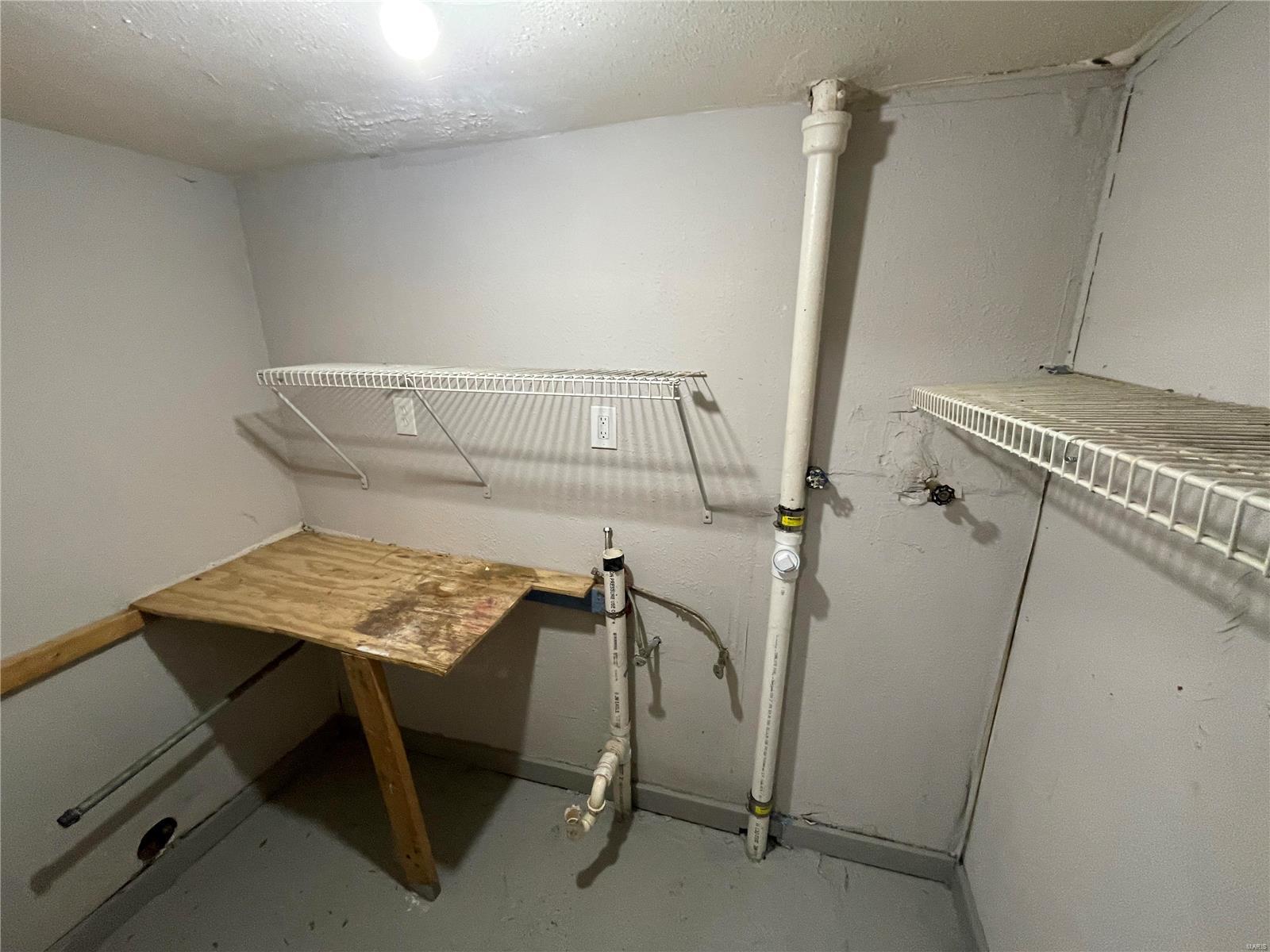 6937 Glenmore Avenue