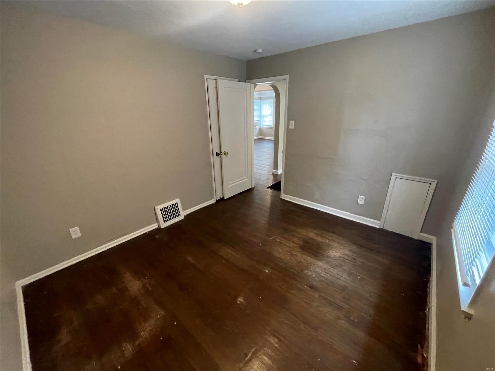 6937 Glenmore Avenue