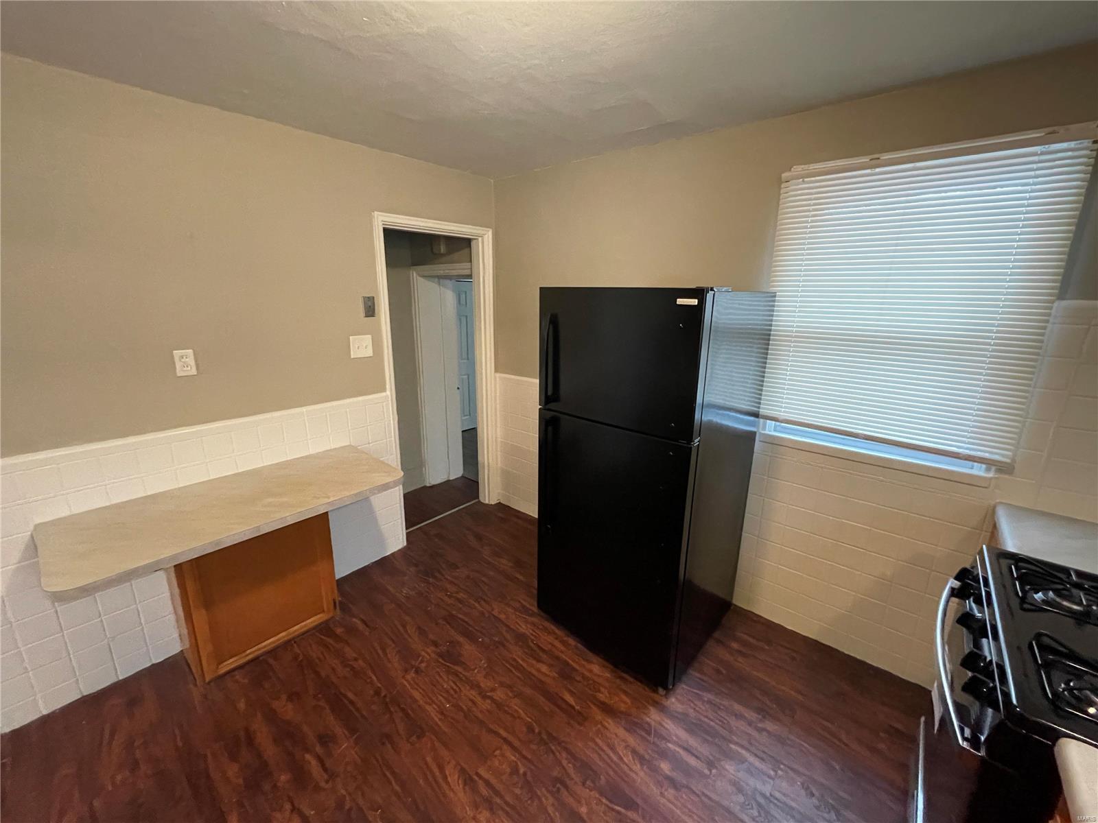 6937 Glenmore Avenue