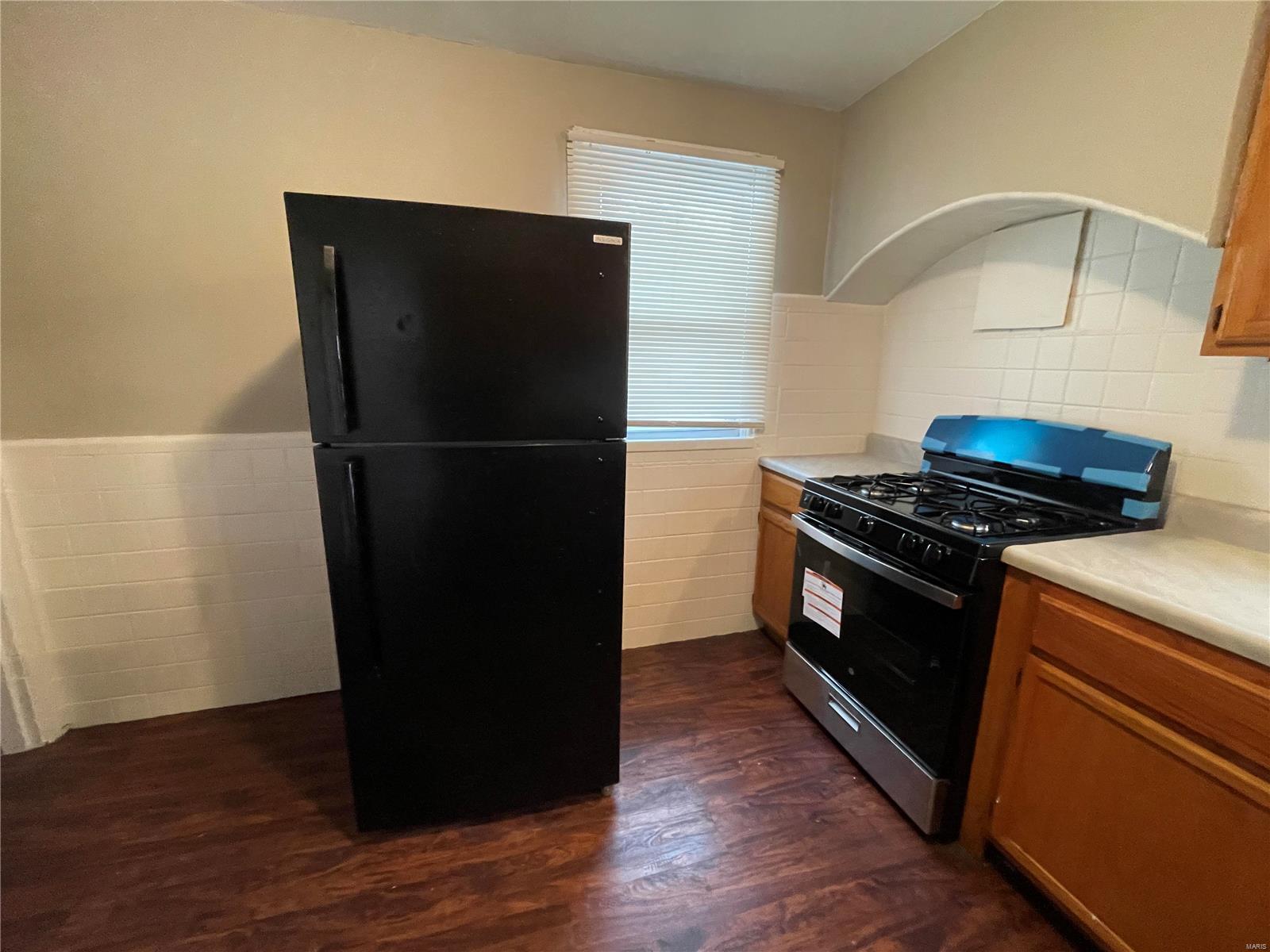 6937 Glenmore Avenue