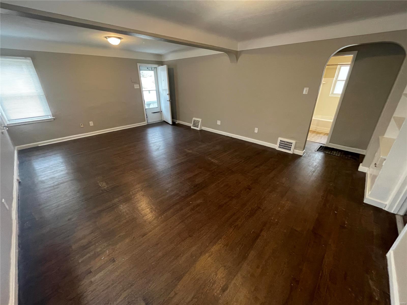 6937 Glenmore Avenue