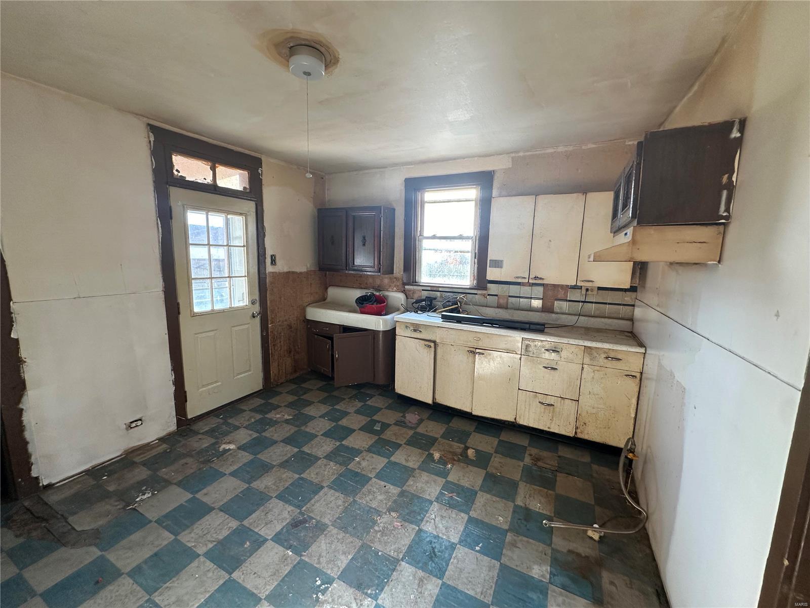 8512 Minnesota Avenue