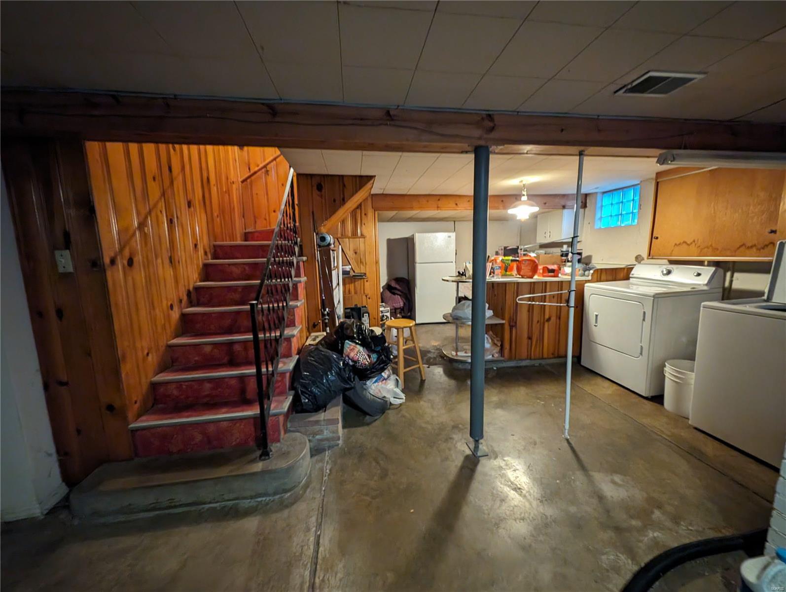 9009 Sherland Avenue