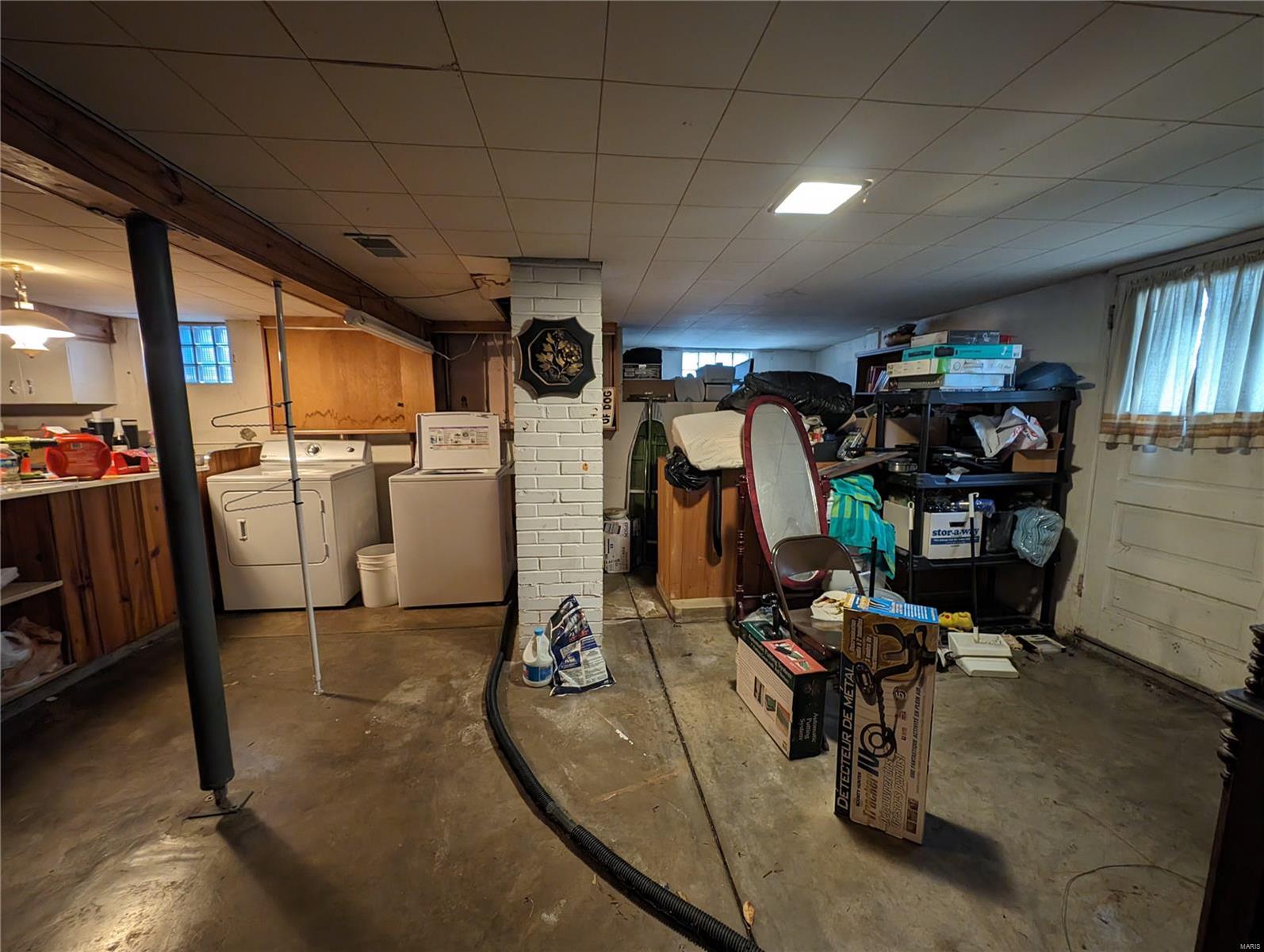 9009 Sherland Avenue