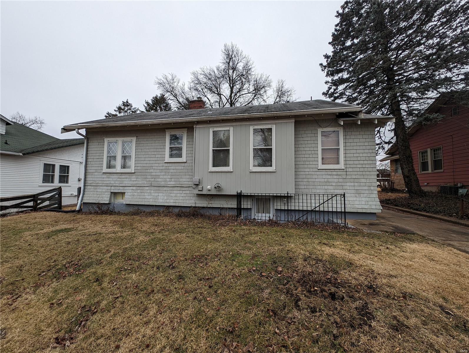 9009 Sherland Avenue