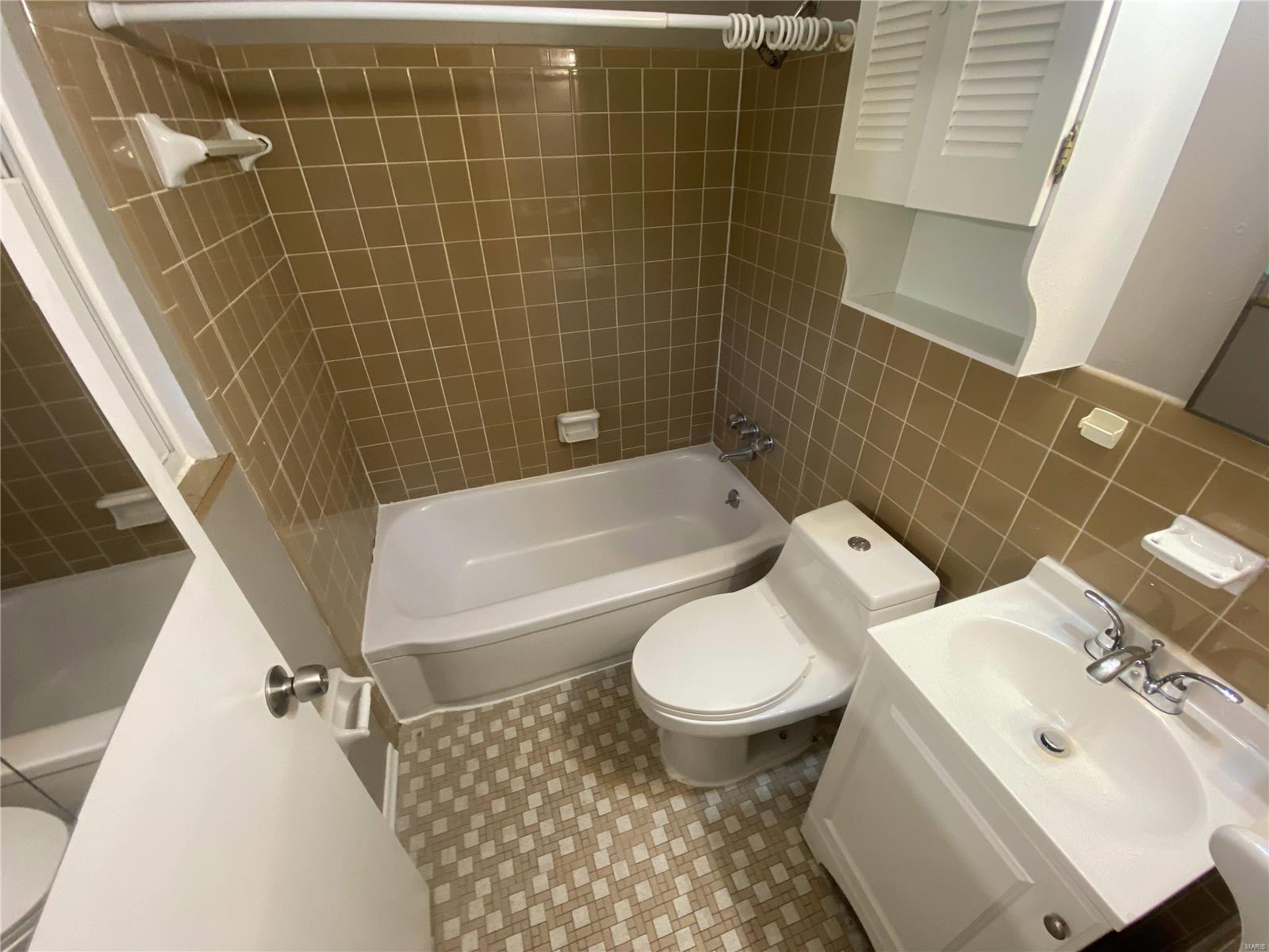 2045 Thunderbird Avenue