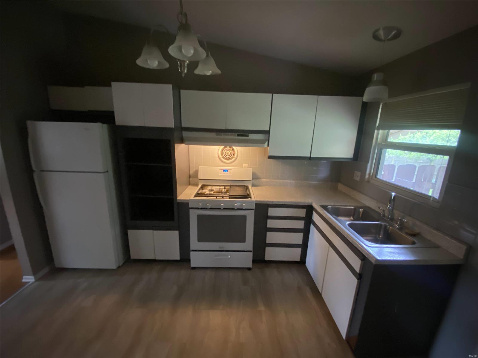 2045 Thunderbird Avenue